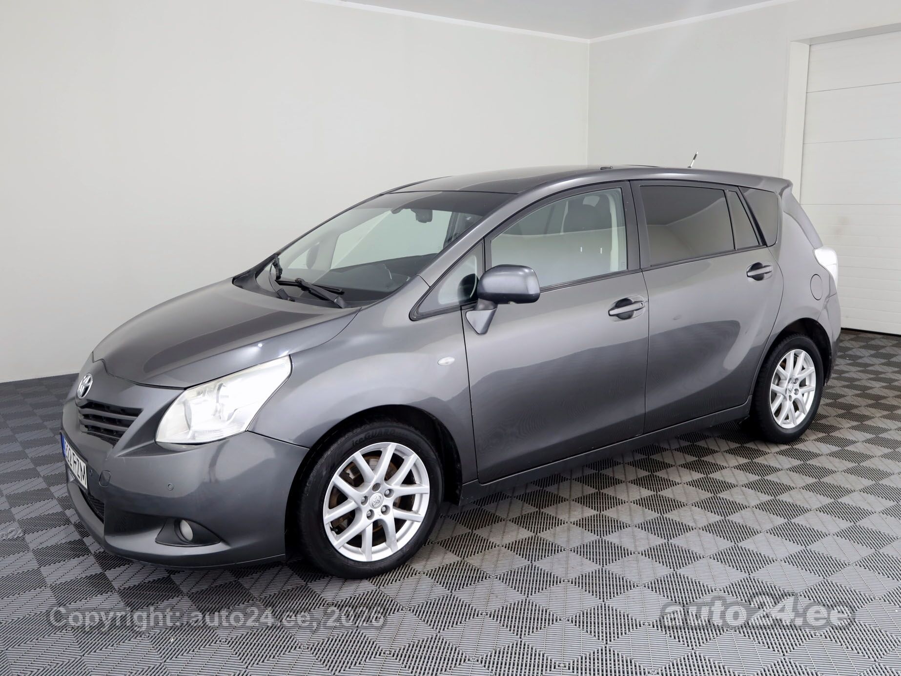 Toyota Verso 2011, photo 2/9