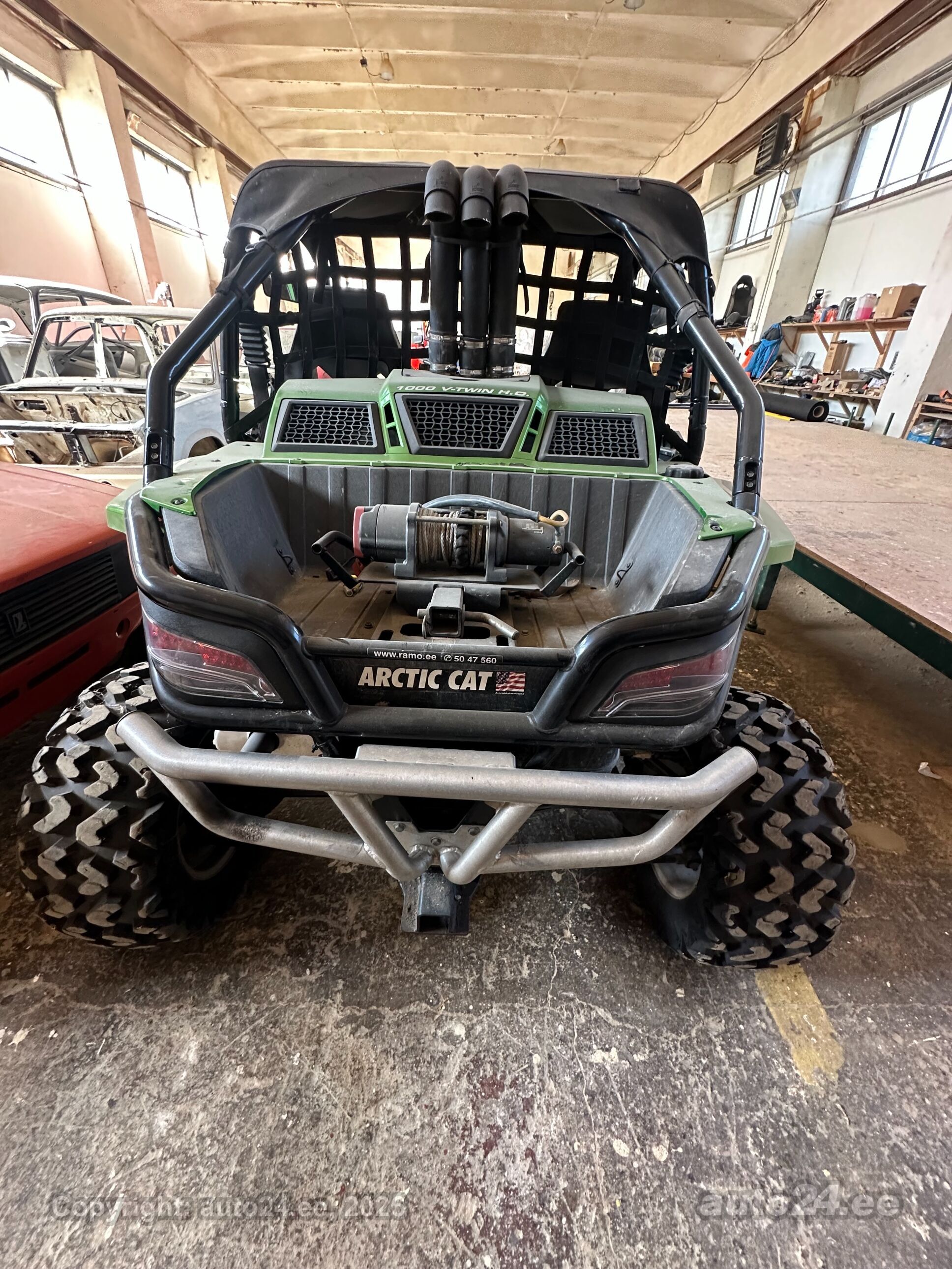 Arctic Cat  2012 — interior
