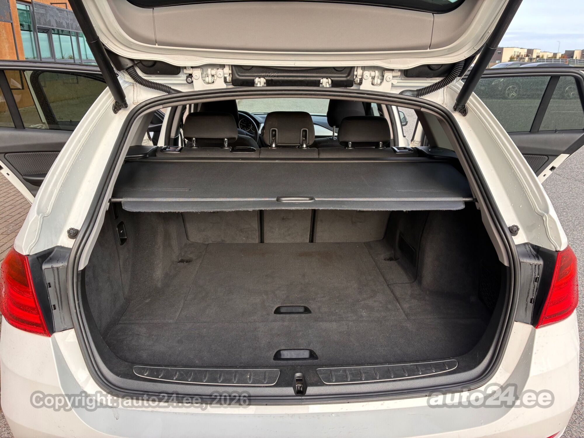 BMW 3 Series 2013 — photo 11