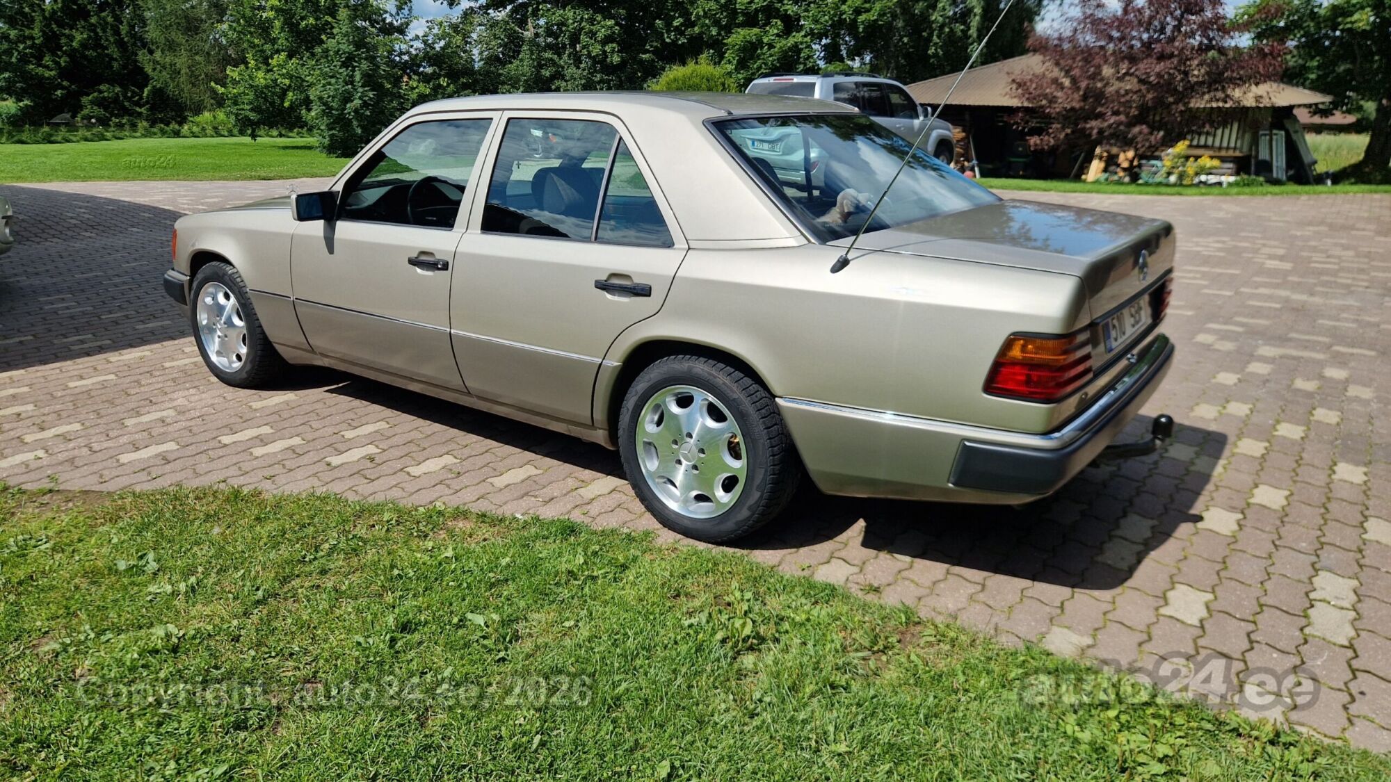 Mercedes-Benz E-sarja 1992, photo 4/10