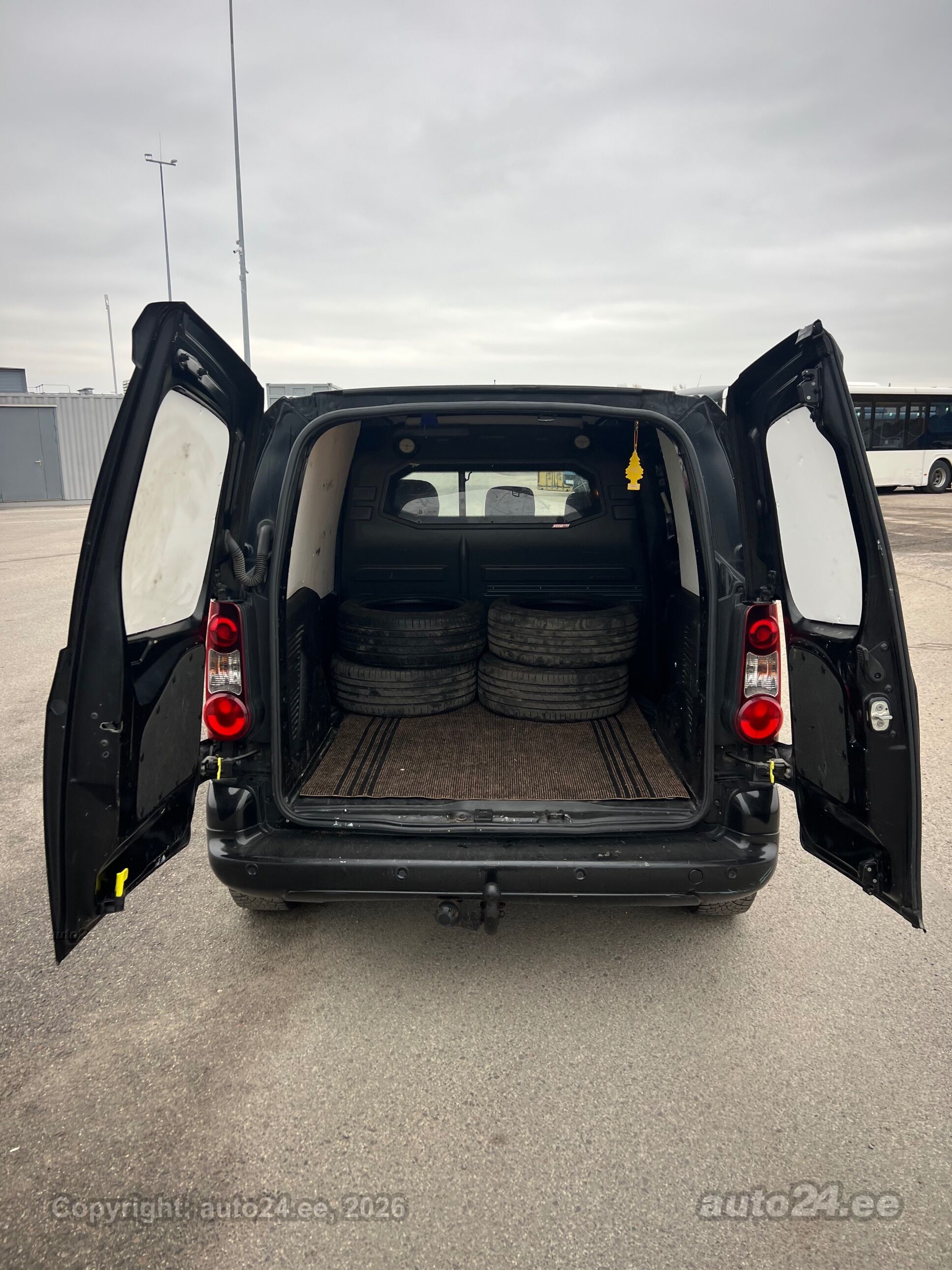 Peugeot Partner 2015 — photo 15