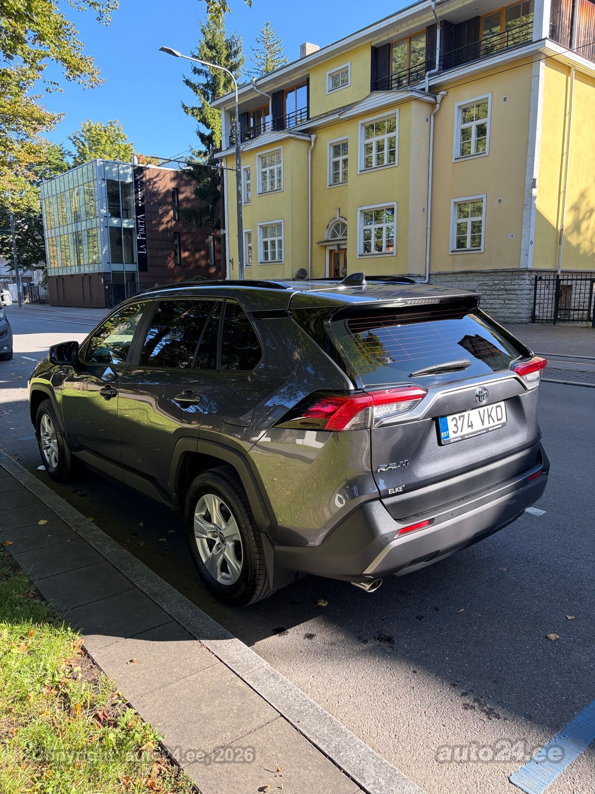 Toyota RAV4 - 6