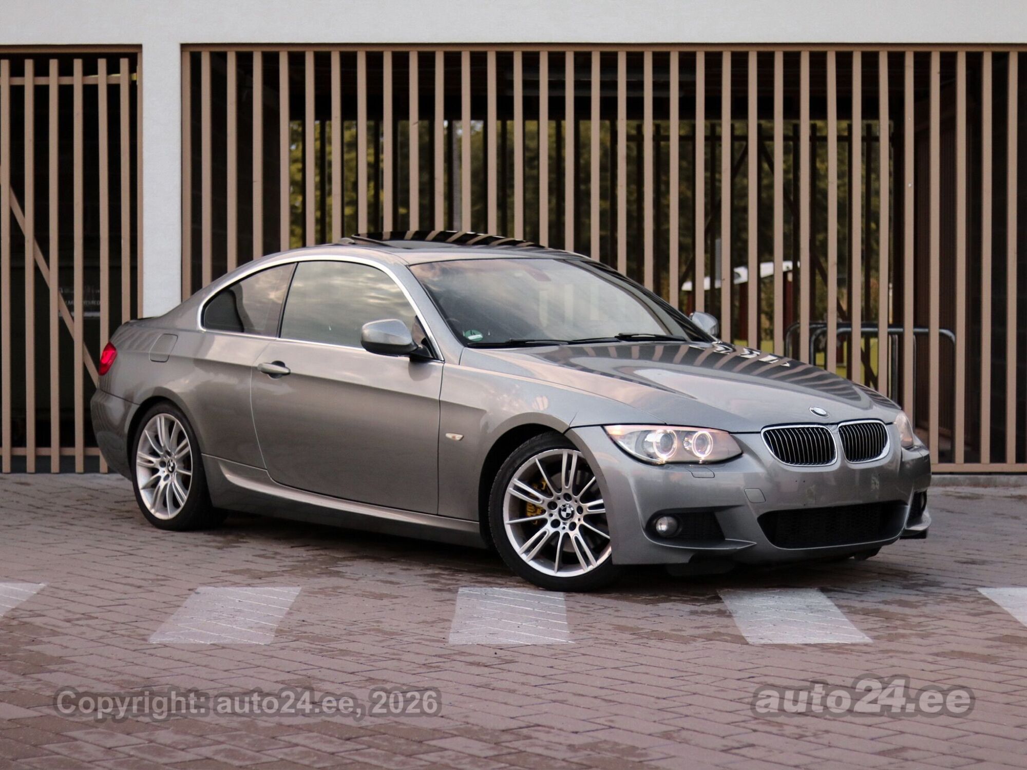 BMW 325 Facelift LCI M-pakett 3.0 R6 150kW