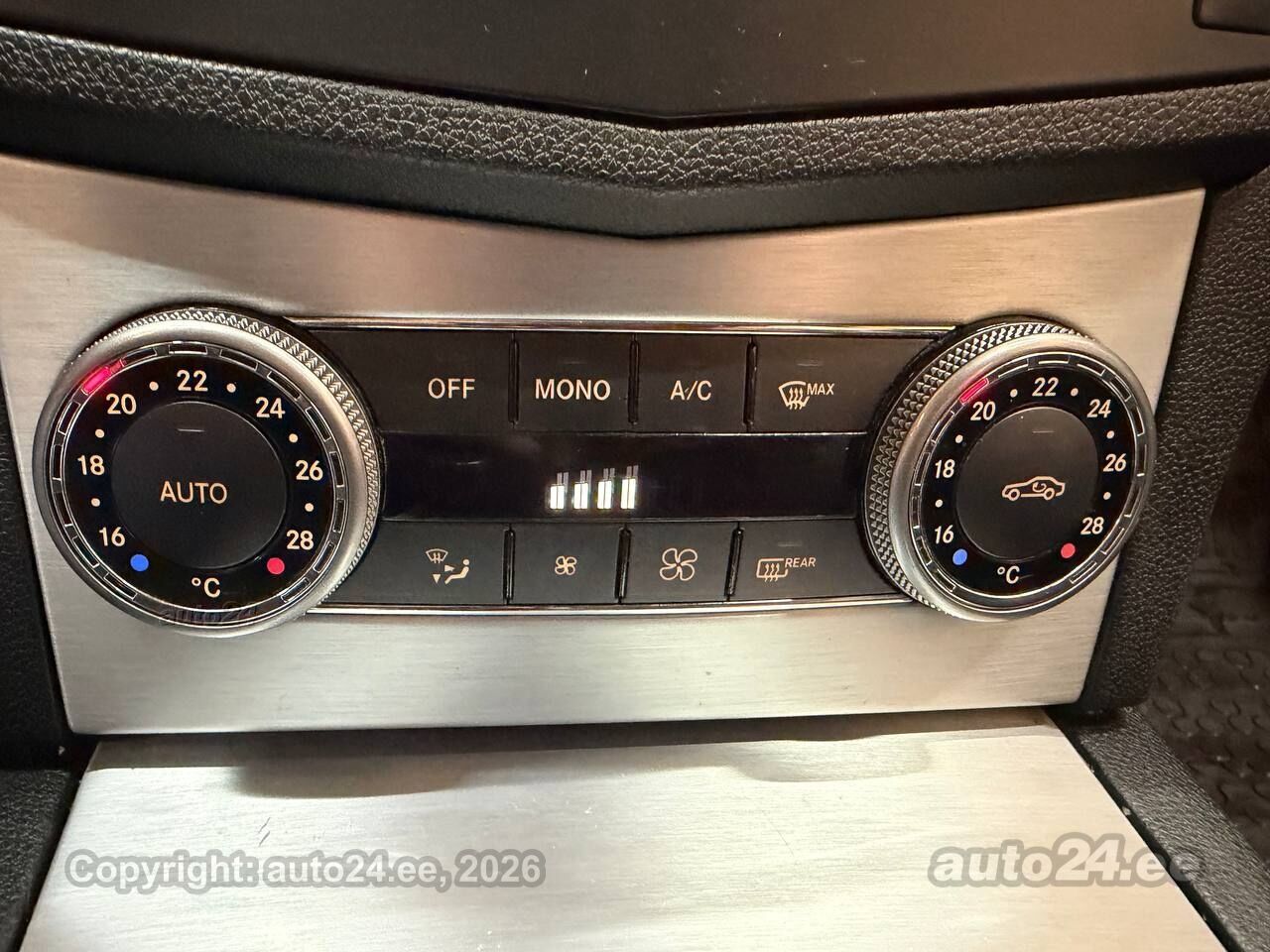 Mercedes-Benz C-Class 2008 — photo 13