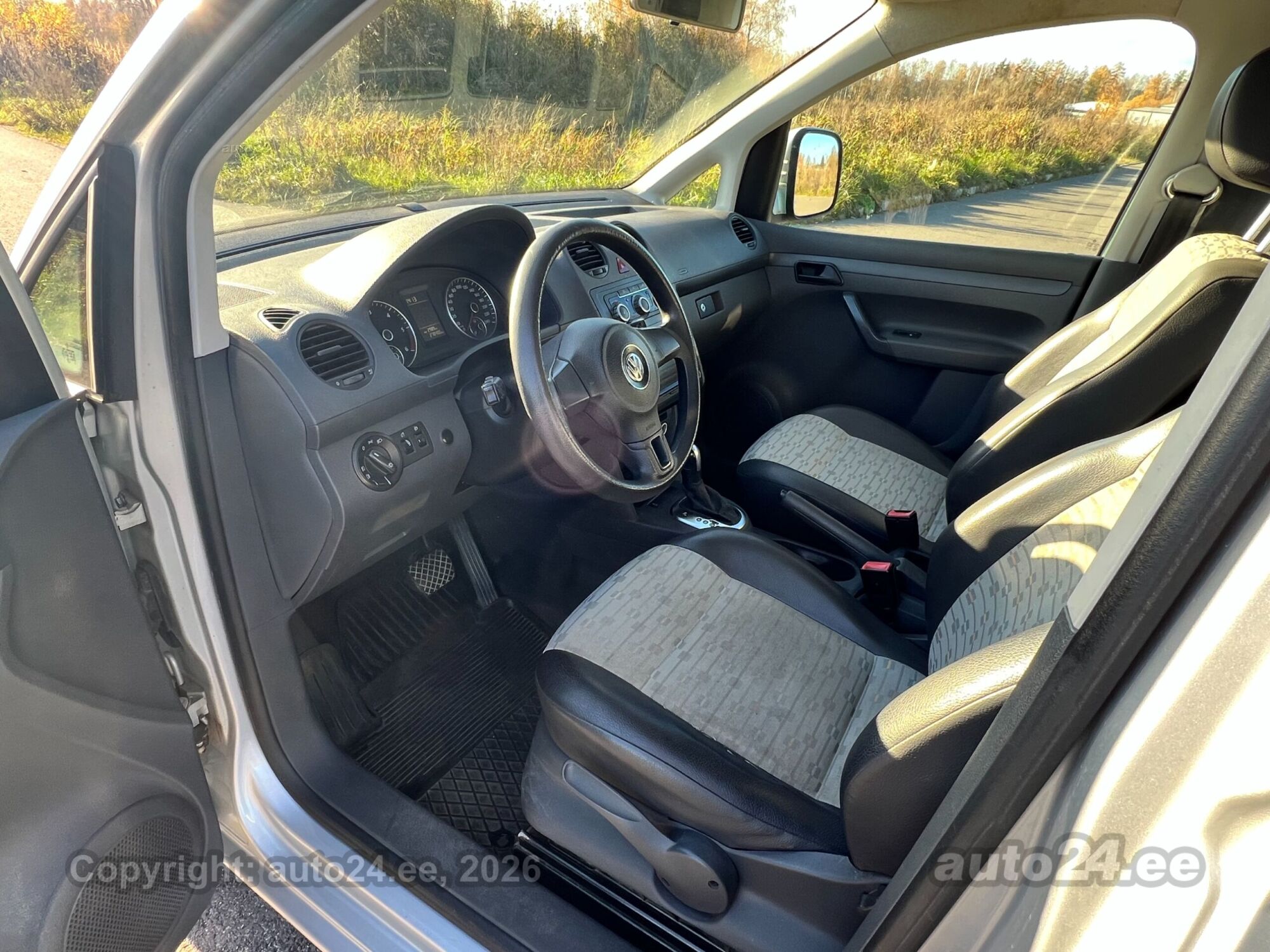 Volkswagen Caddy 2010 — photo 10
