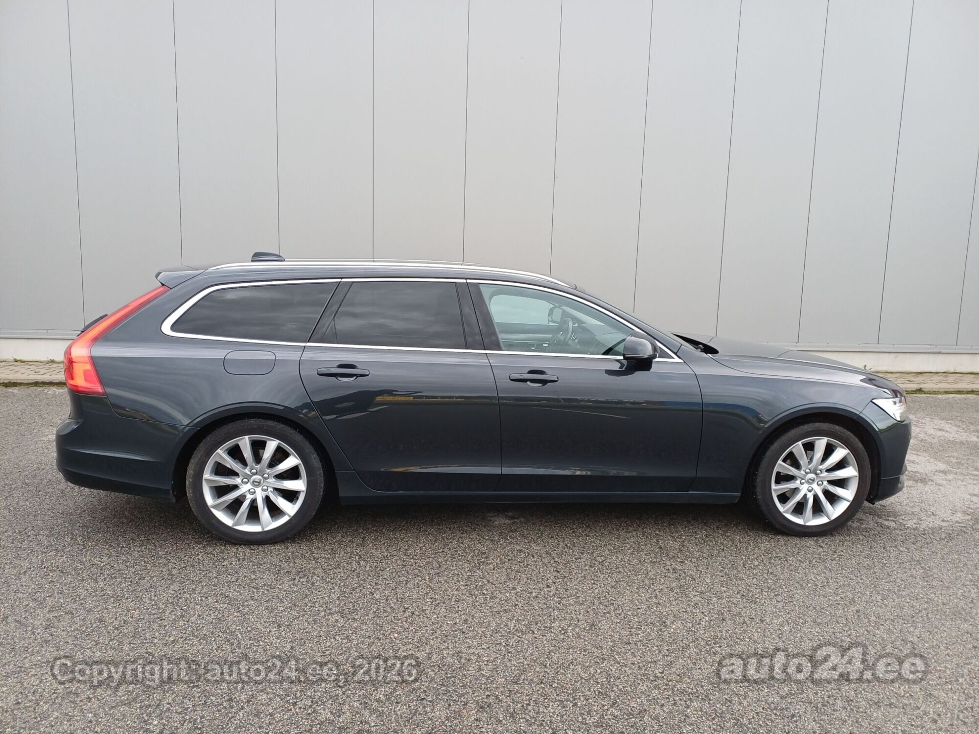 Volvo V90 - 2