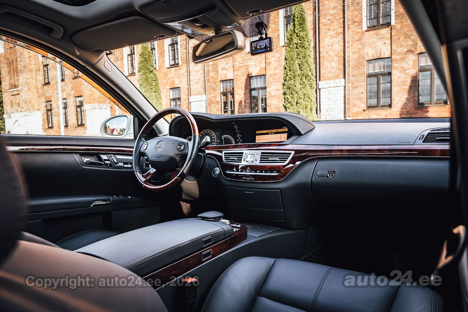 Mercedes-Benz 500 - 10