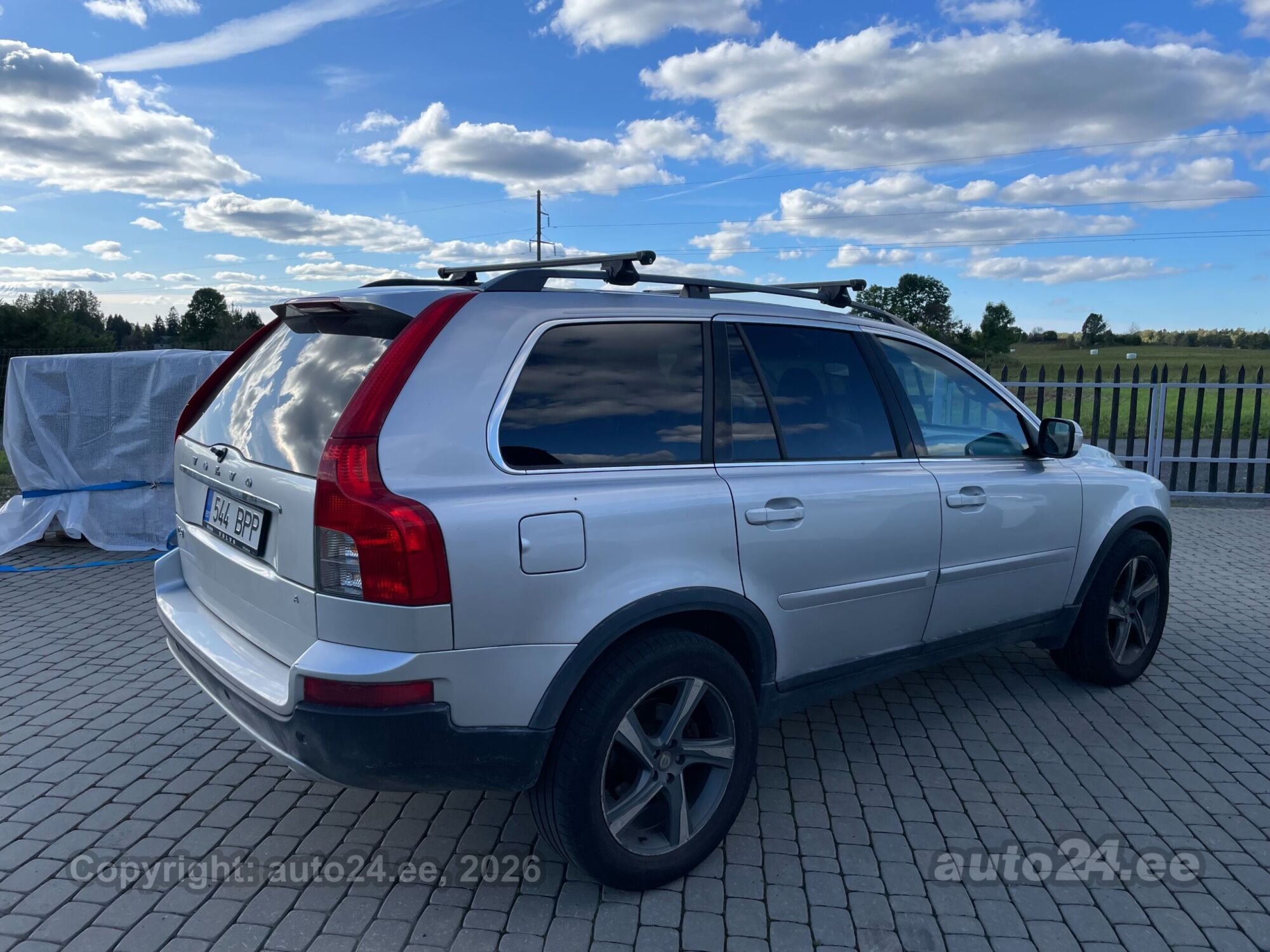 Volvo XC90 2010 — вигляд ззаду