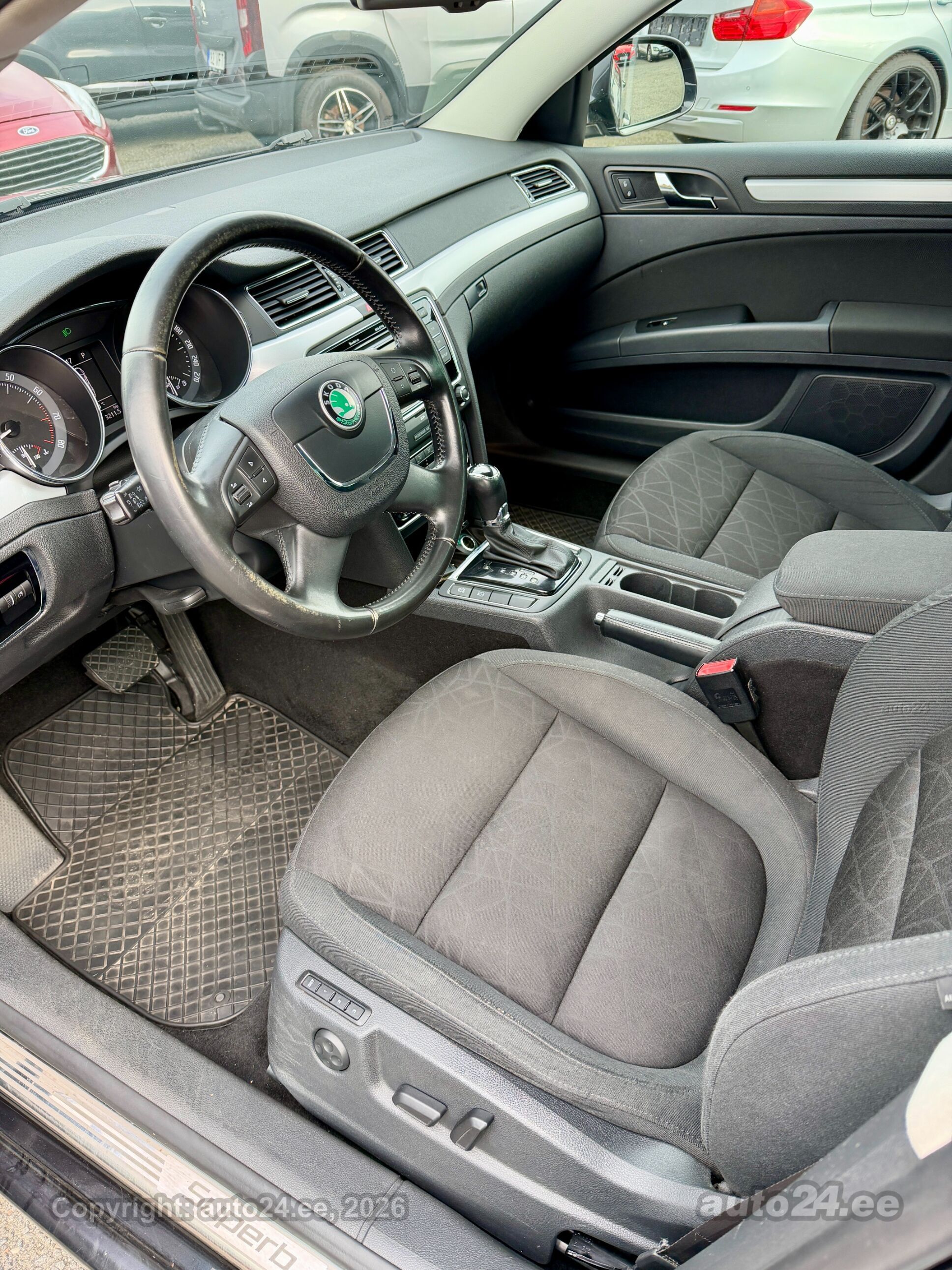 Skoda Superb 2013 — photo 20