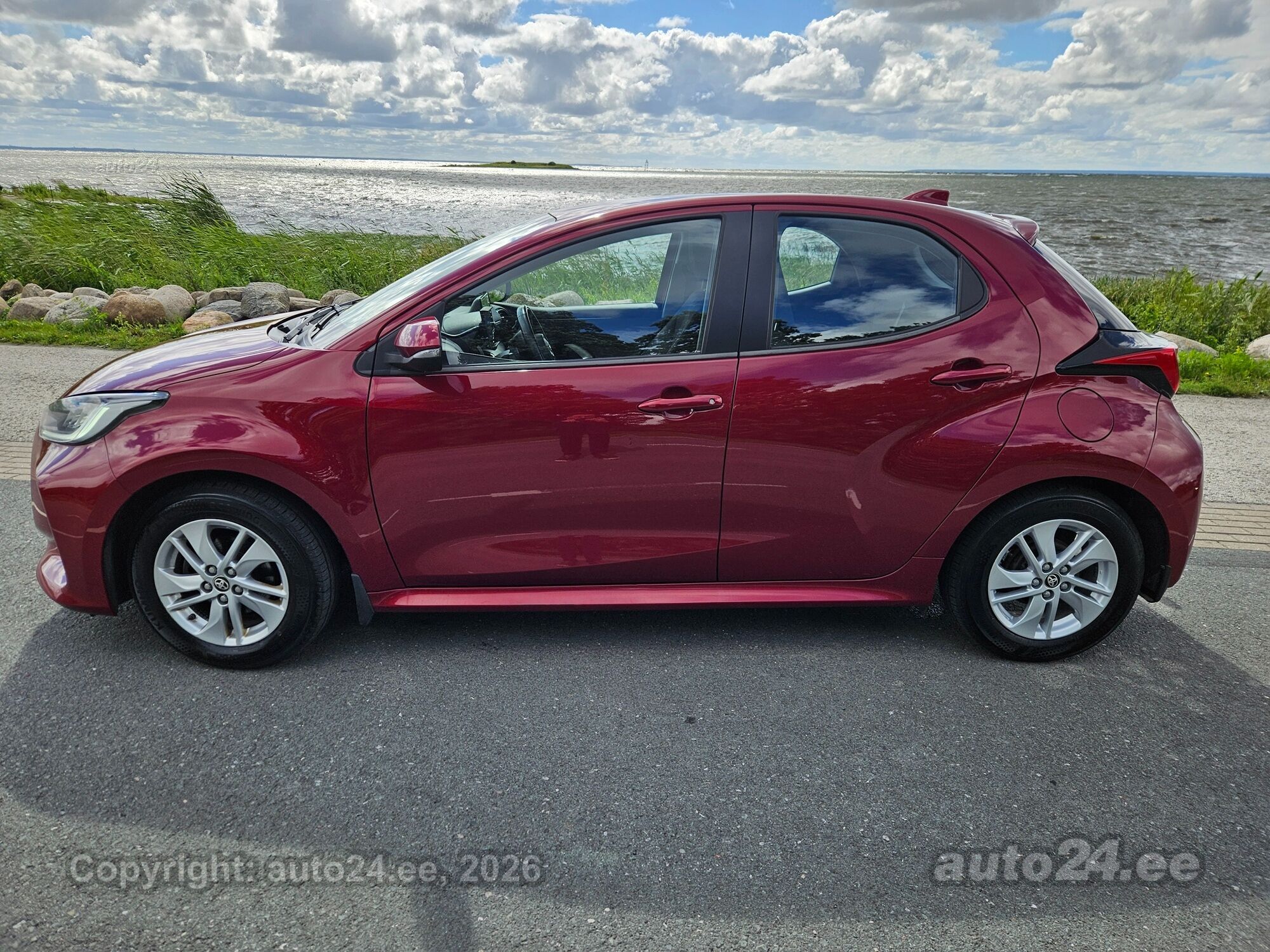 Toyota Yaris 1.5 92kW 2021, photo 2/10
