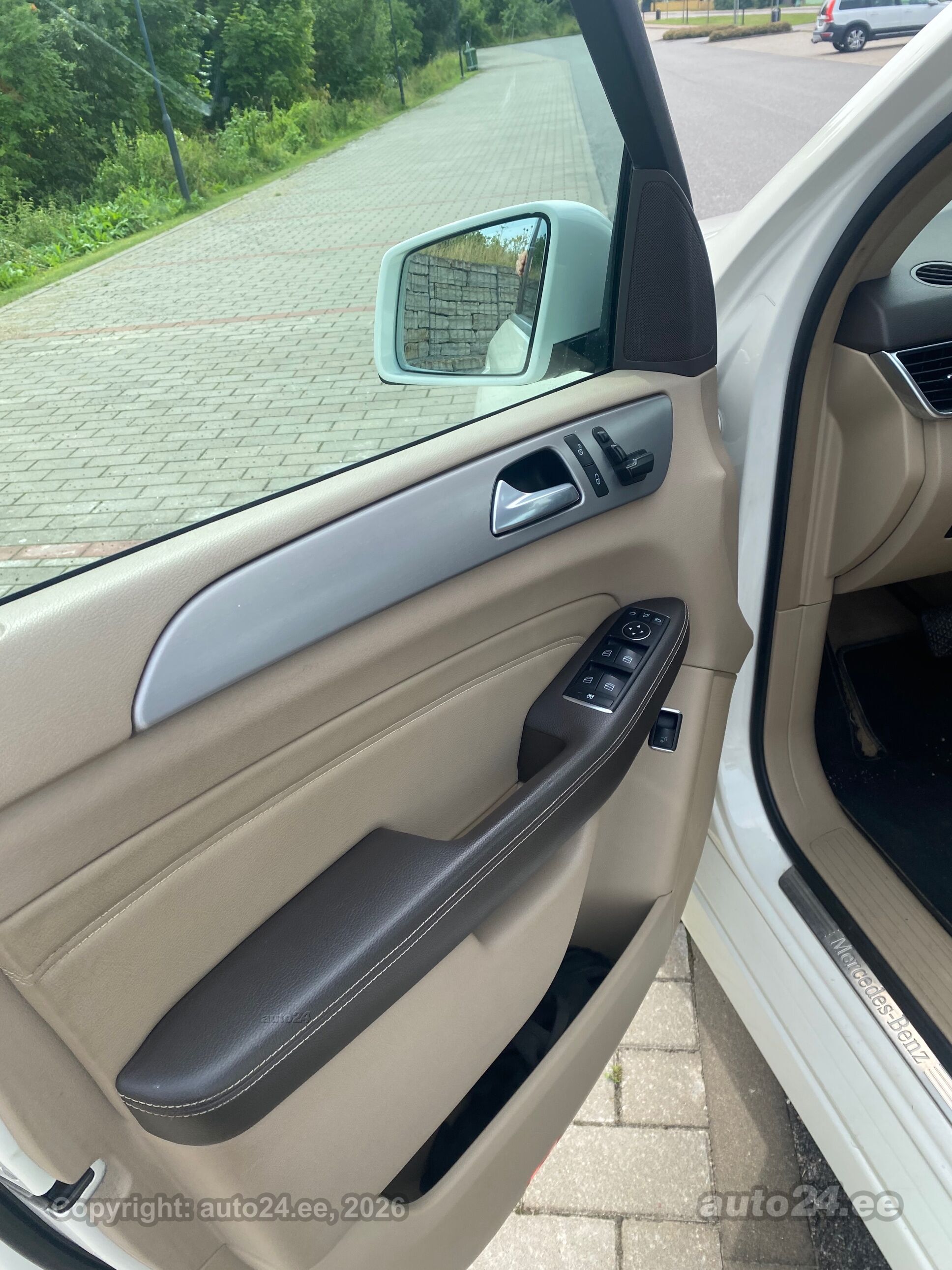 Mercedes-Benz M-sarja ML 350 3.0 190kW 2012, kuva 6/10