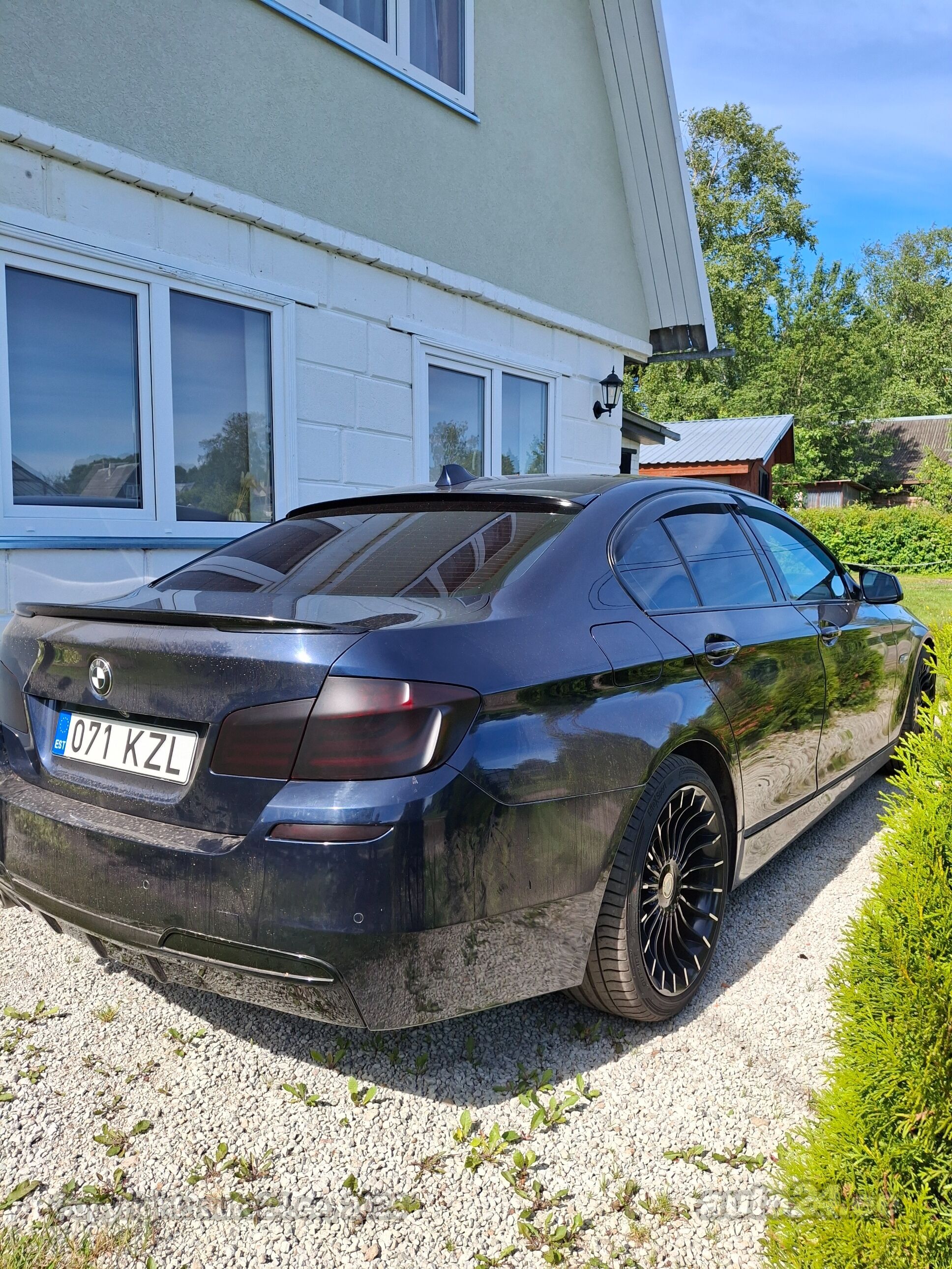 BMW 5-sarja 520 2.0 135kW 2011, kuva 2/10