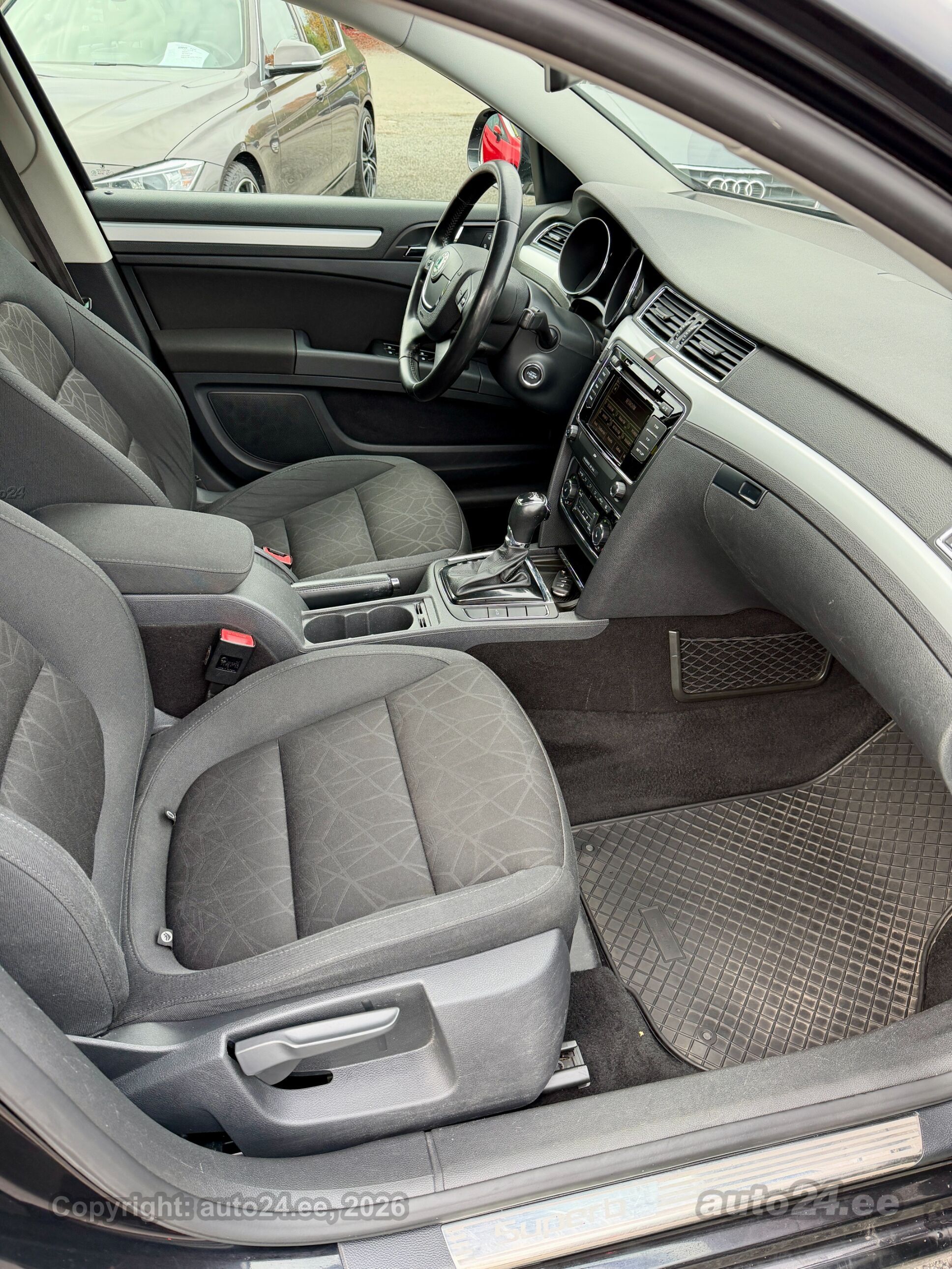 Skoda Superb 2013 — photo 21