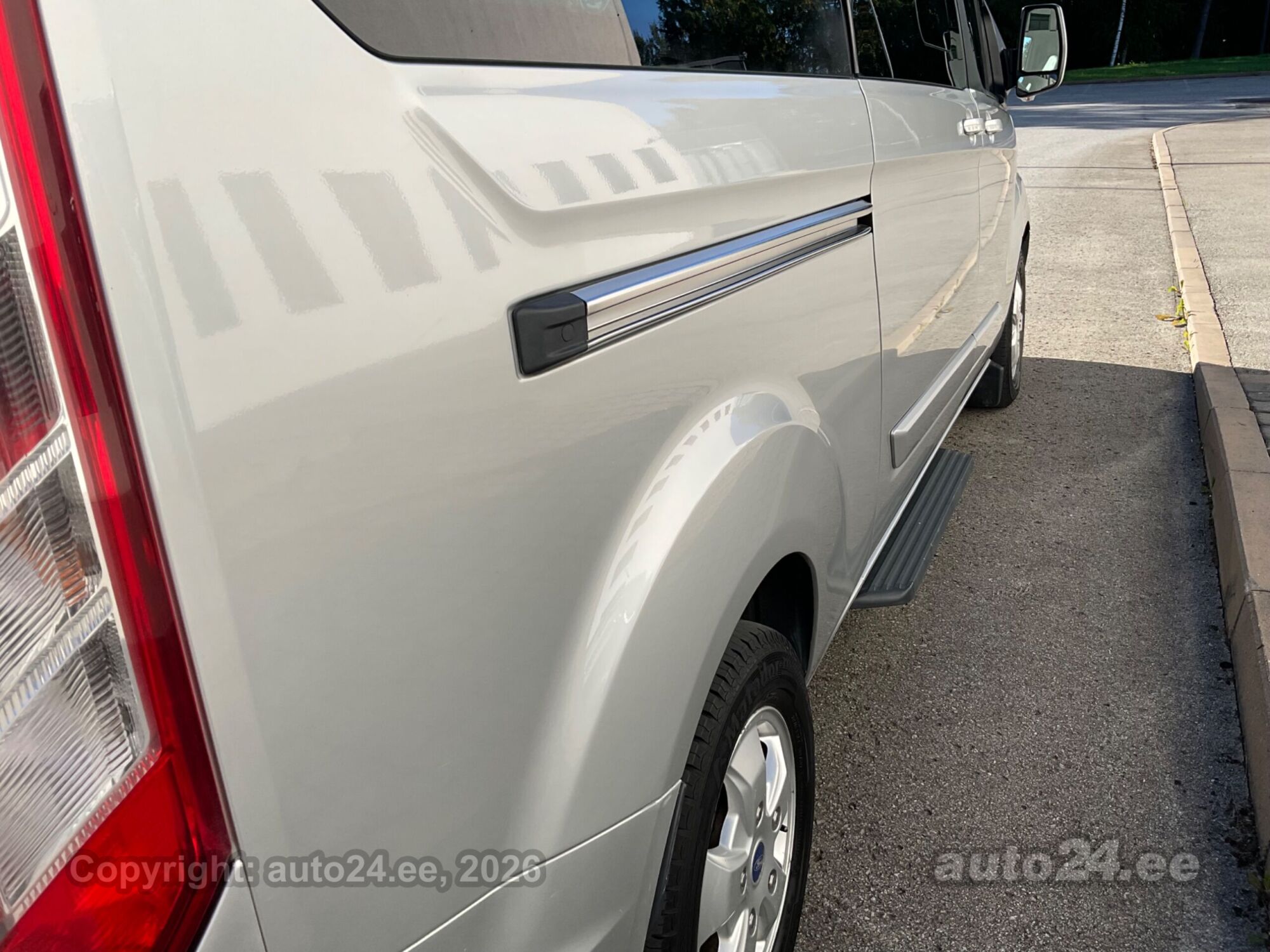 Ford Tourneo Custom - 4
