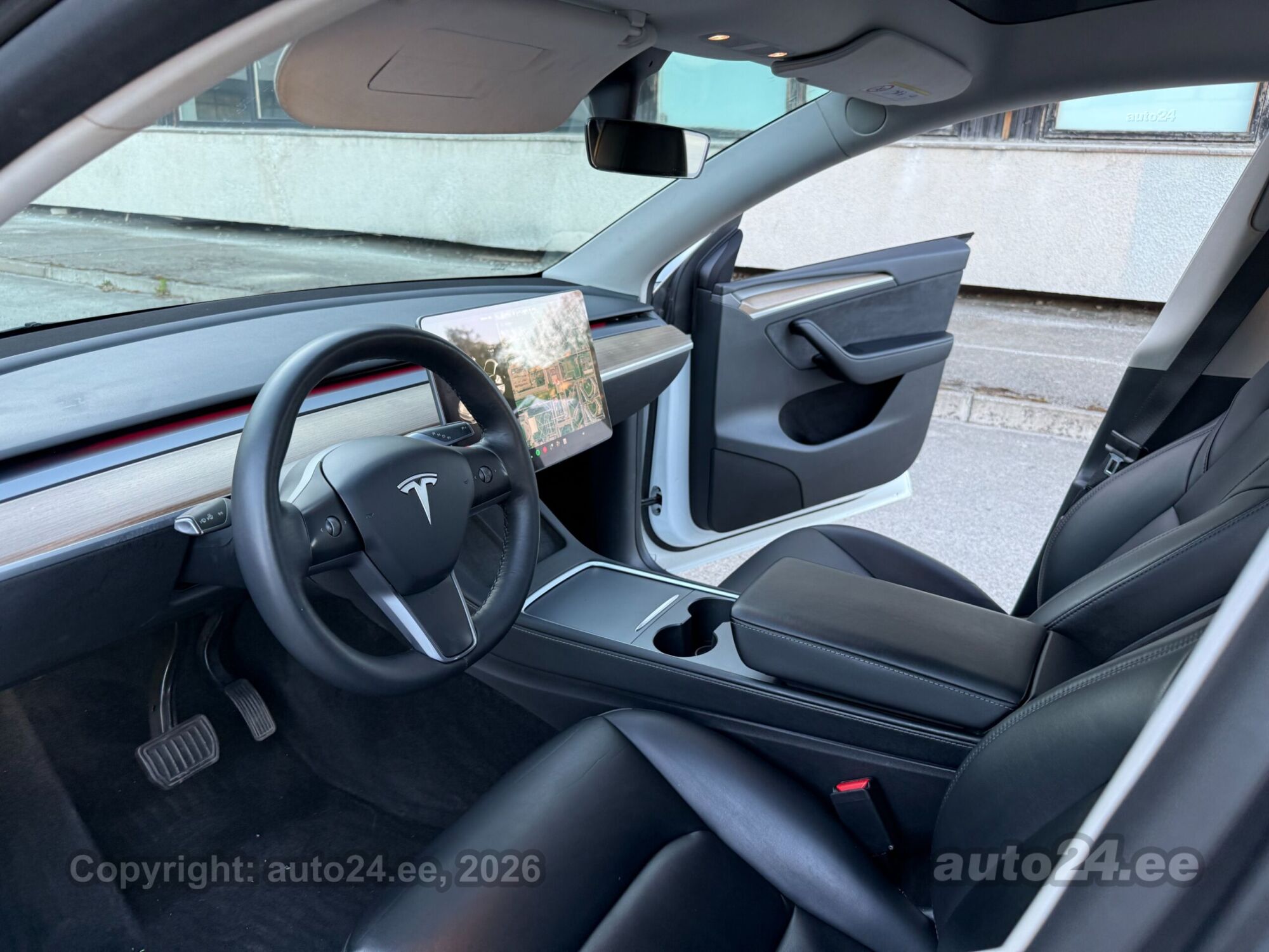 Tesla Model Y - 9
