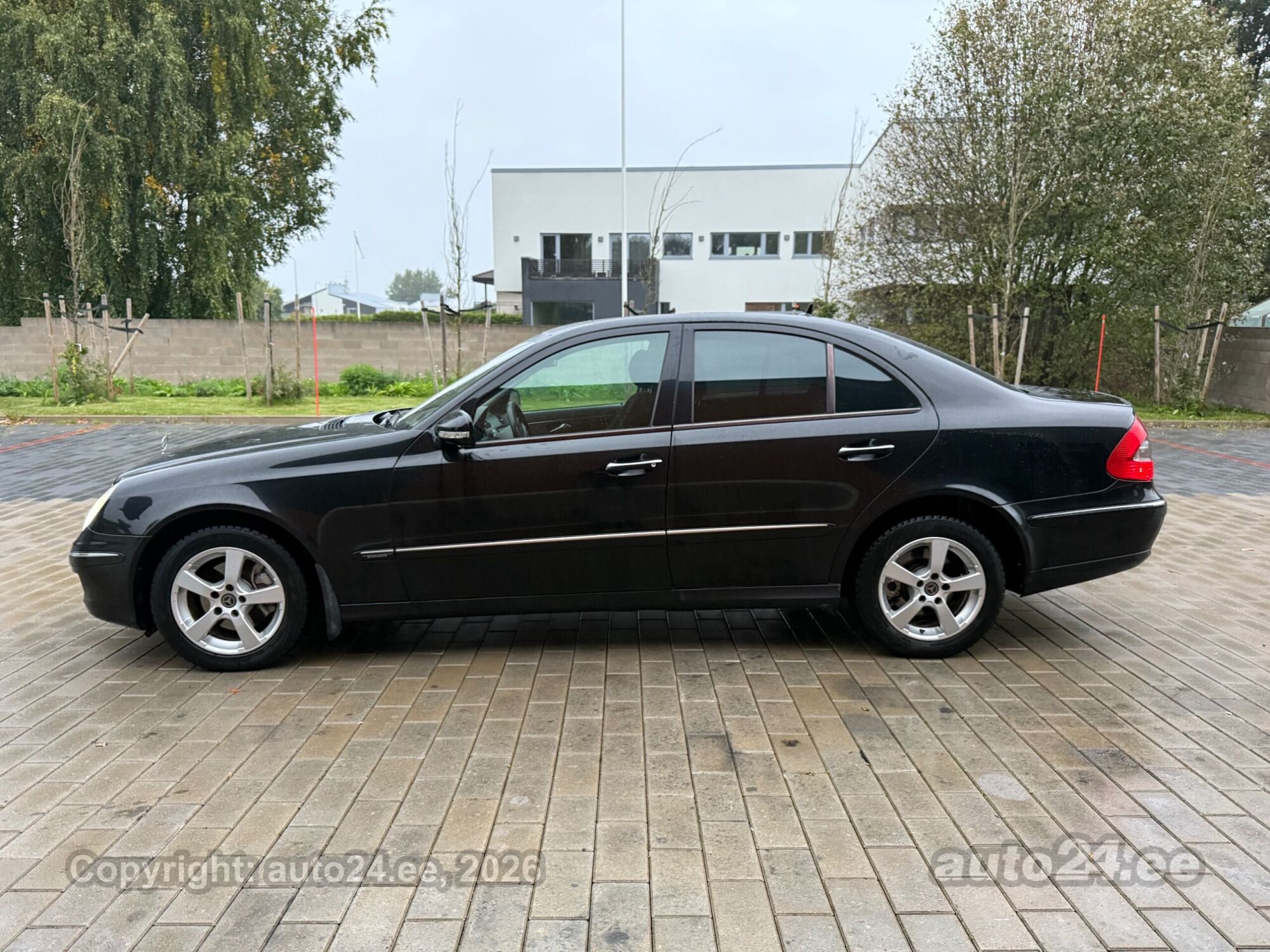 Mercedes-Benz E 220 - 4