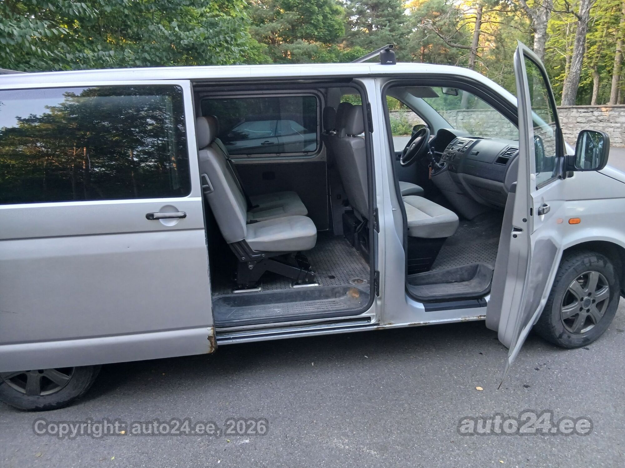 Volkswagen Transporter 2.5 96kW 2007, kuva 6/9