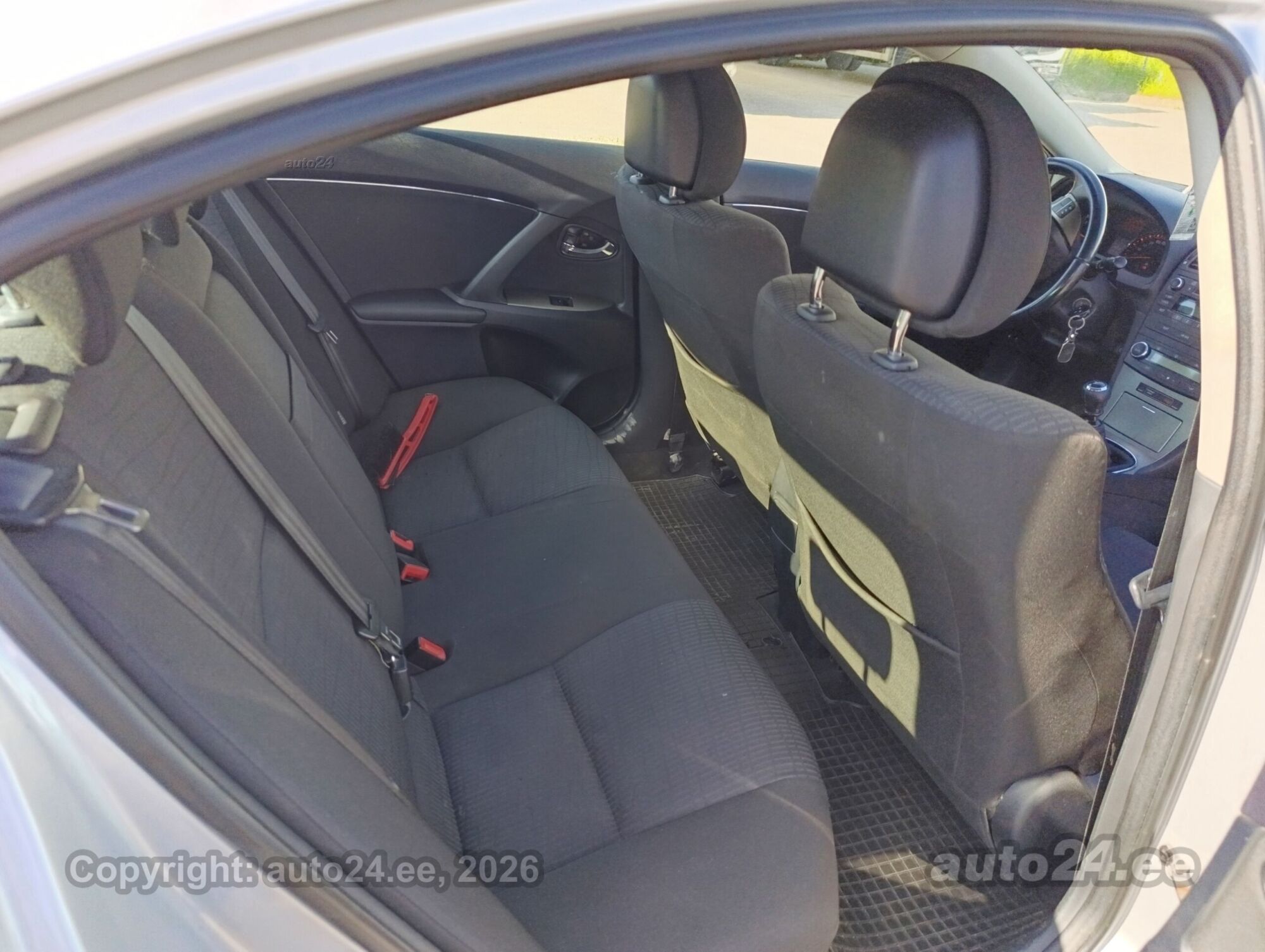 Toyota Avensis - 4