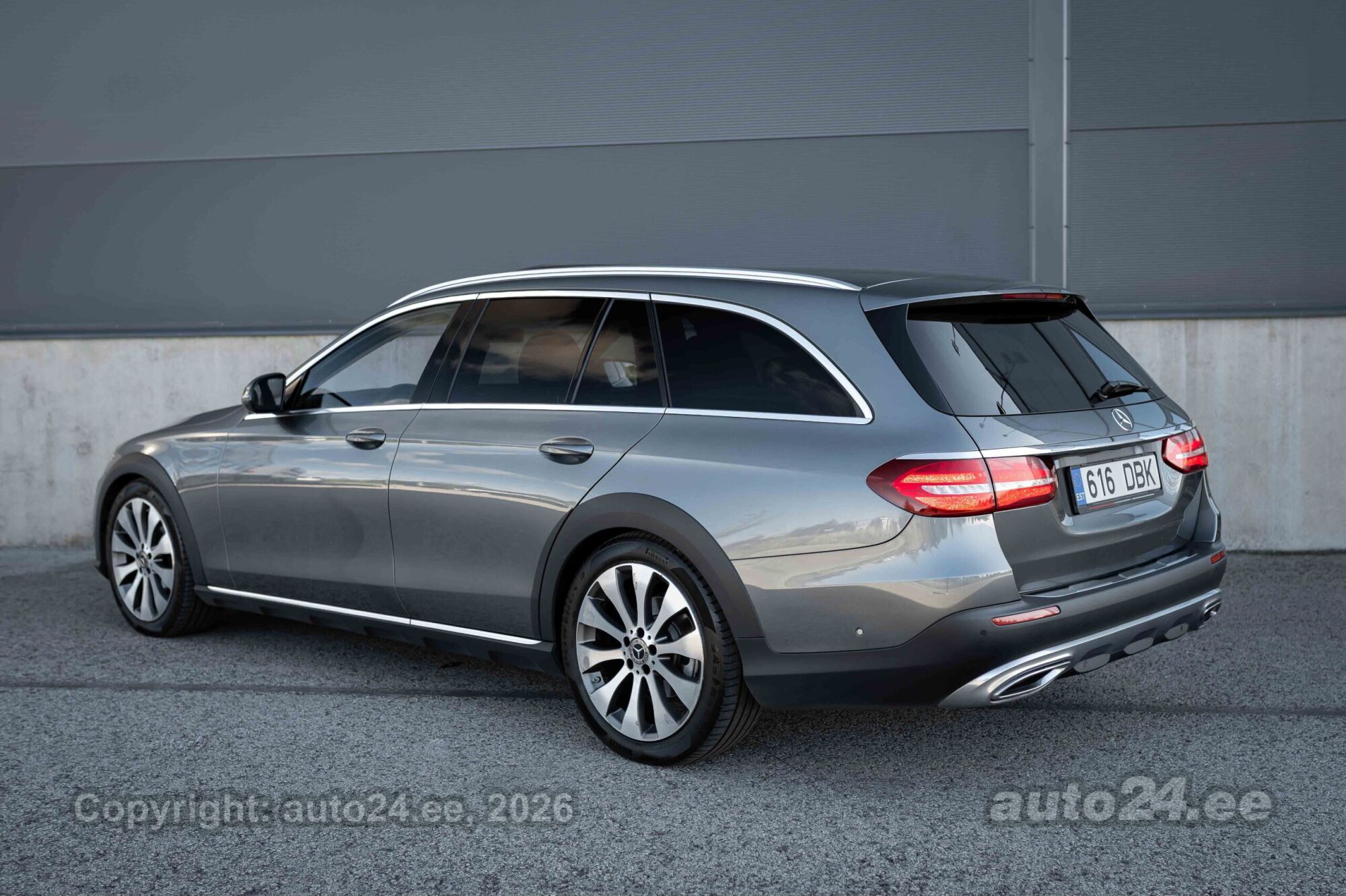 Mercedes-Benz E 220 - 4