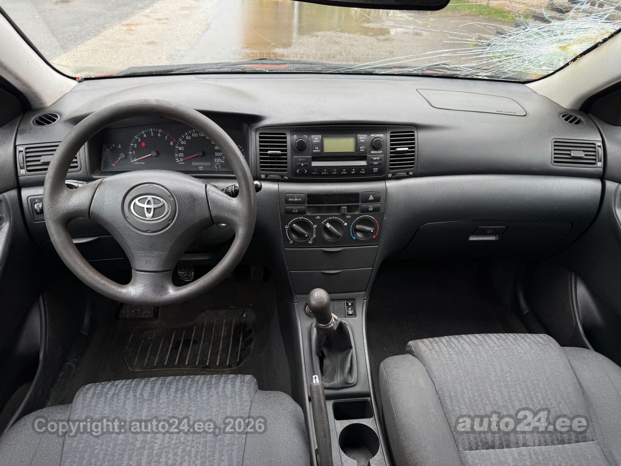 Toyota Corolla 2004 — photo 5