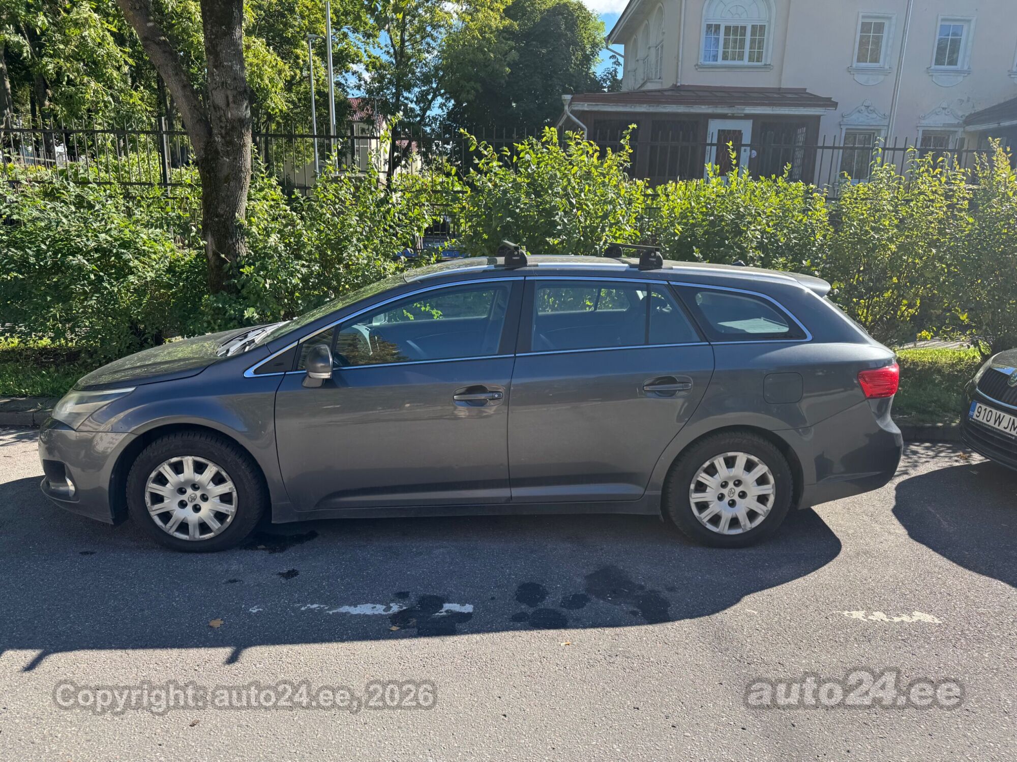 Toyota Avensis - 1