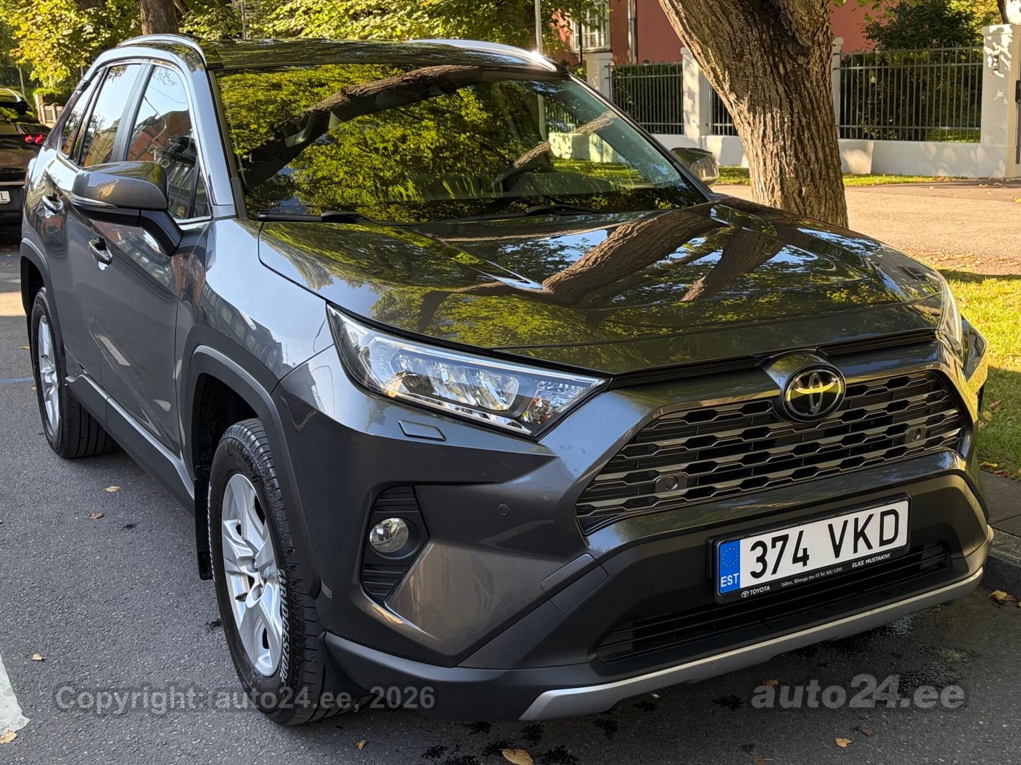 Toyota RAV4 - 1