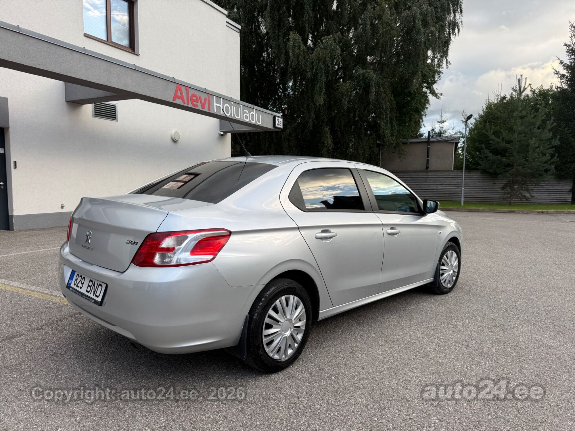 Peugeot 301 1.2 53kW 2015, photo 7/10