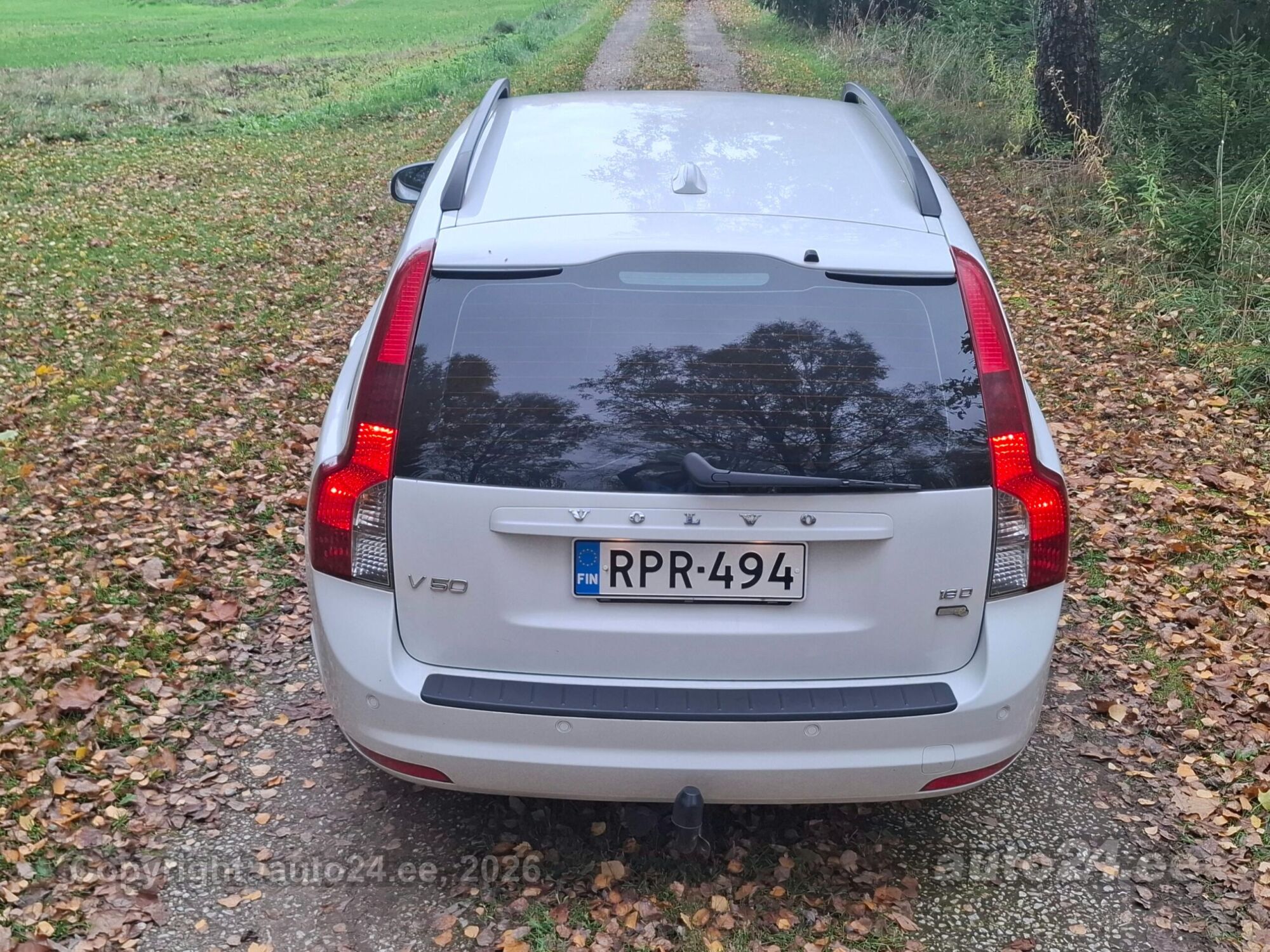 Volvo V50 2010 — photo 5