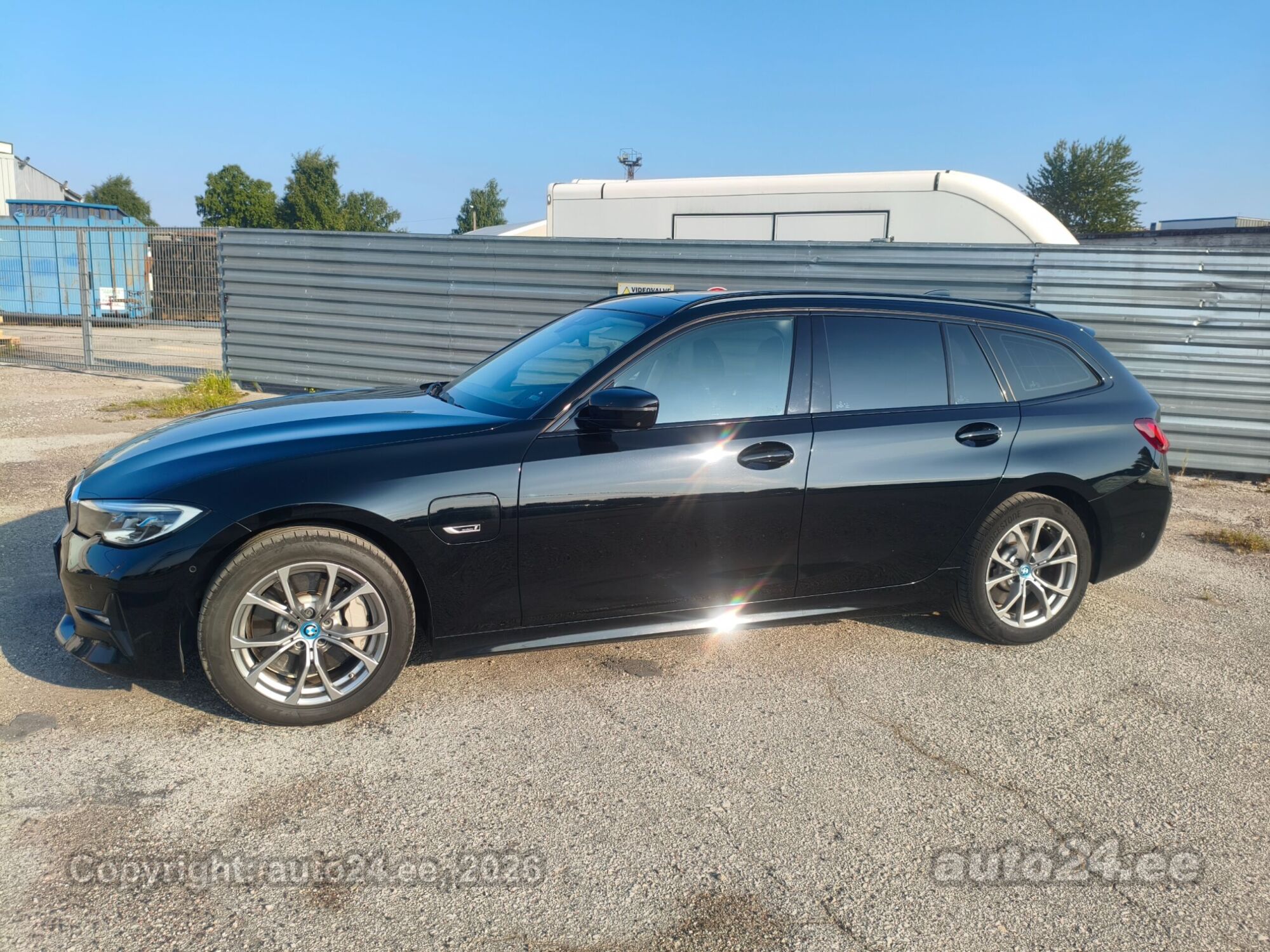 BMW 3-sarja 2021, kuva 4/10