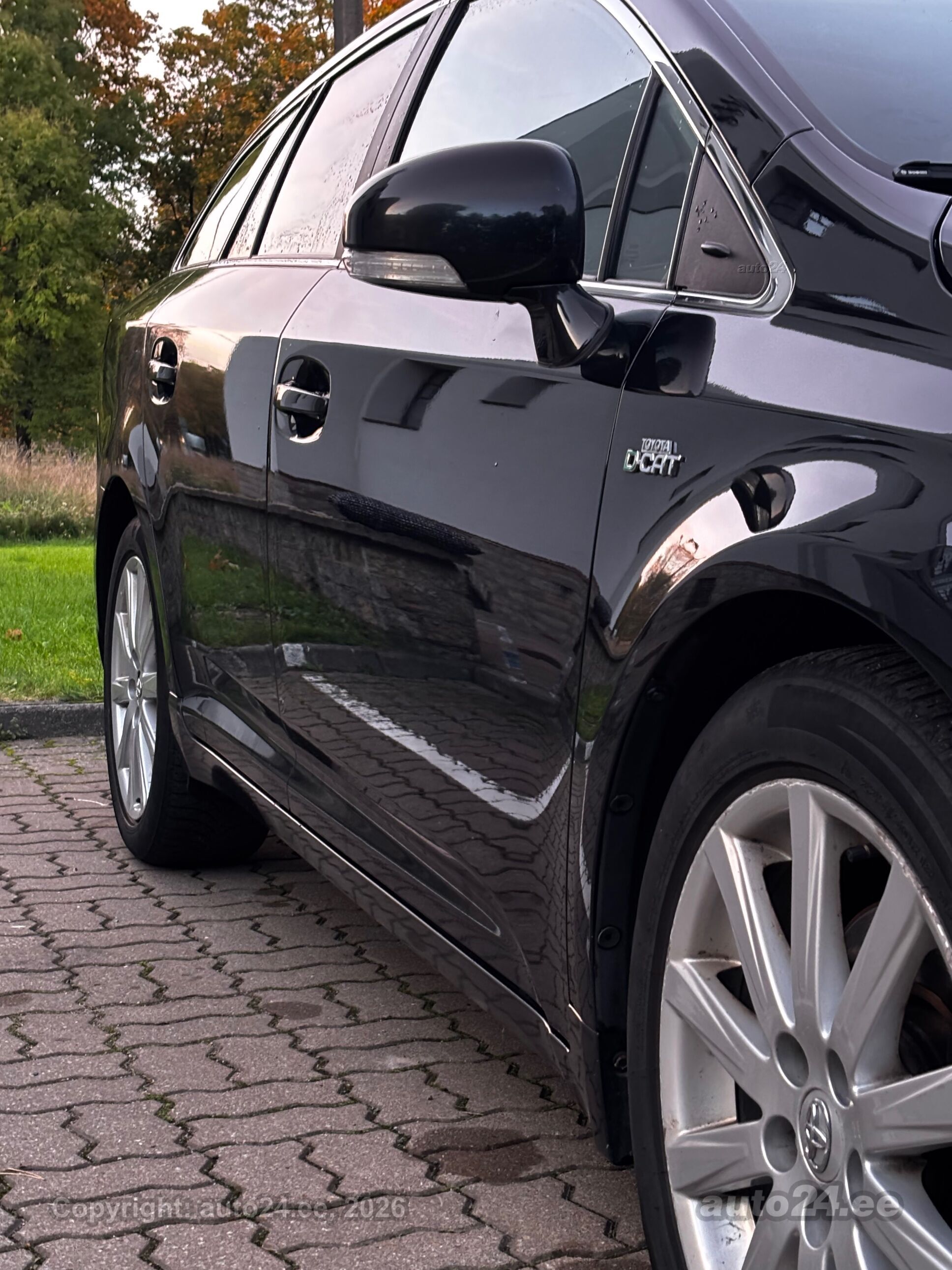 Toyota Avensis 2011 — photo 18