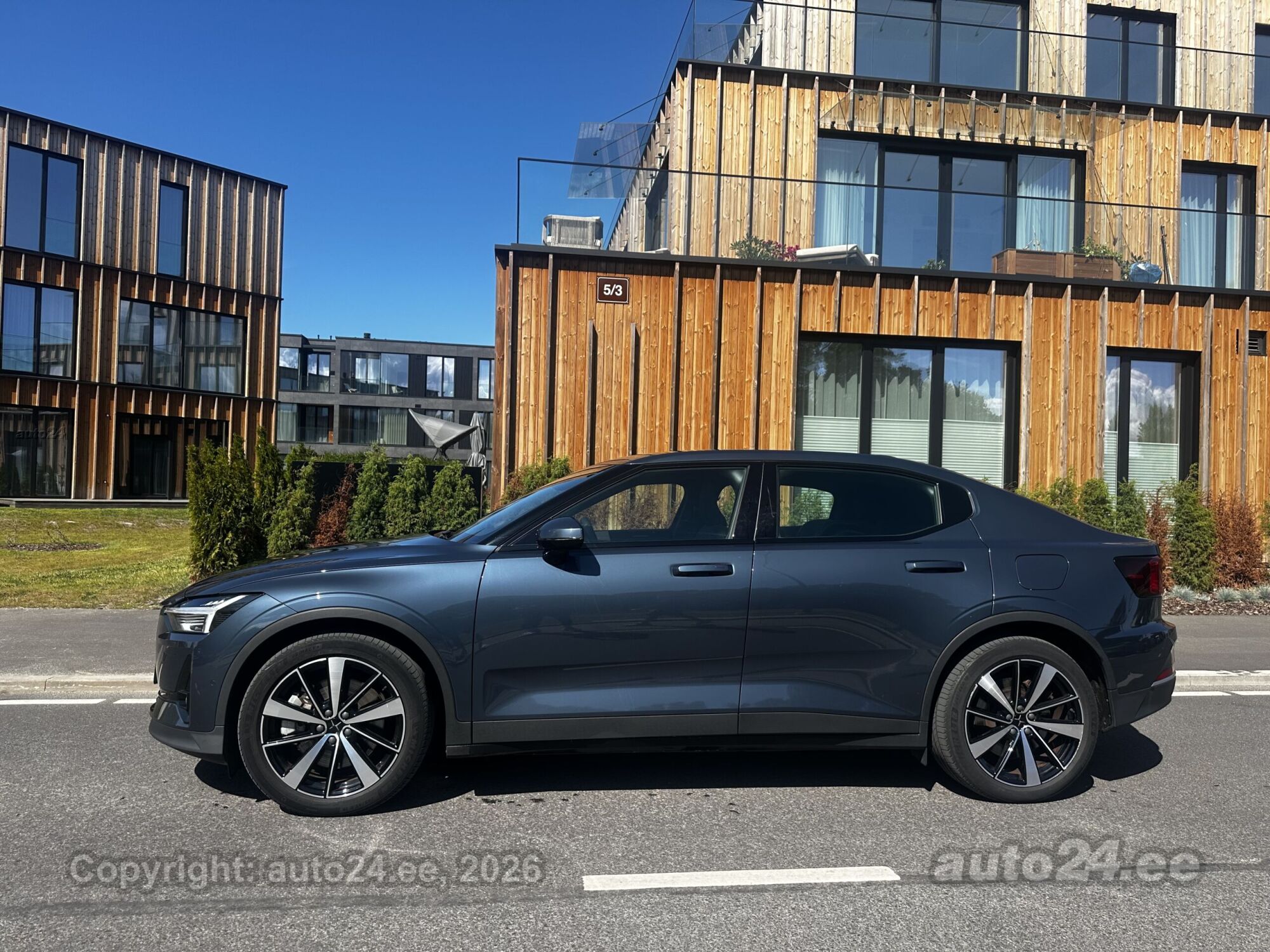 Polestar 2 2021, kuva 4/10