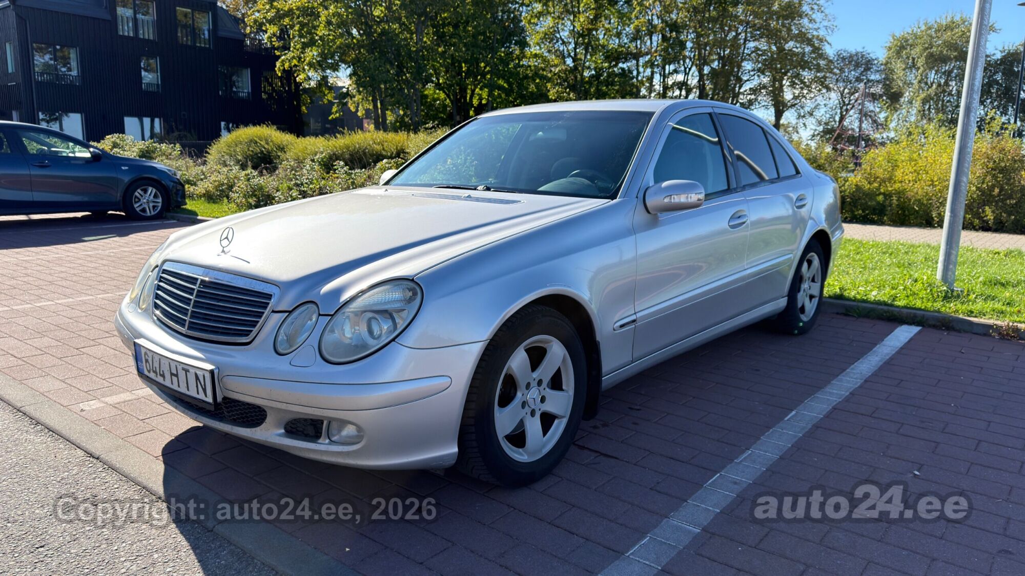 Mercedes-Benz E 200 - 1