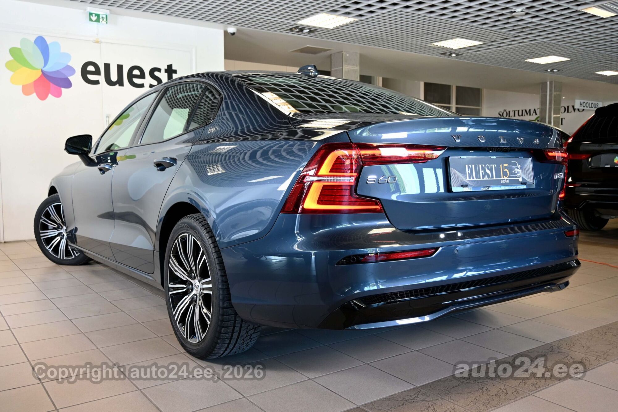 Volvo S60 2024, photo 3/10
