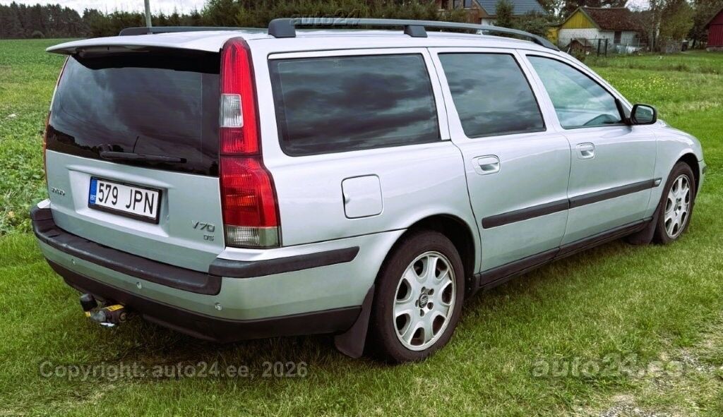 Volvo V70 2004 — engine 2401 cm³ (120 kW)