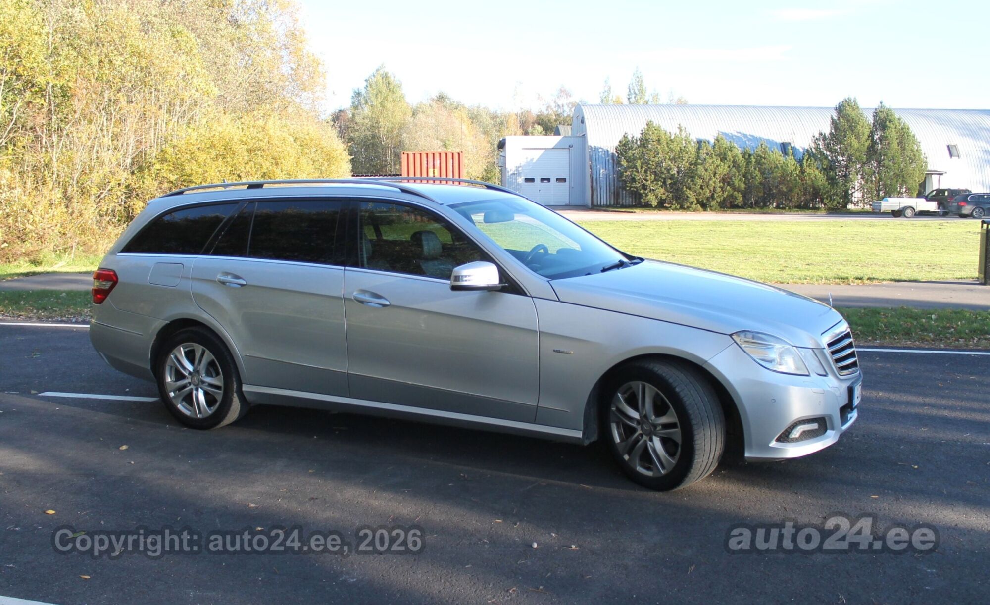 Mercedes-Benz E-Class 2010 — photo 7