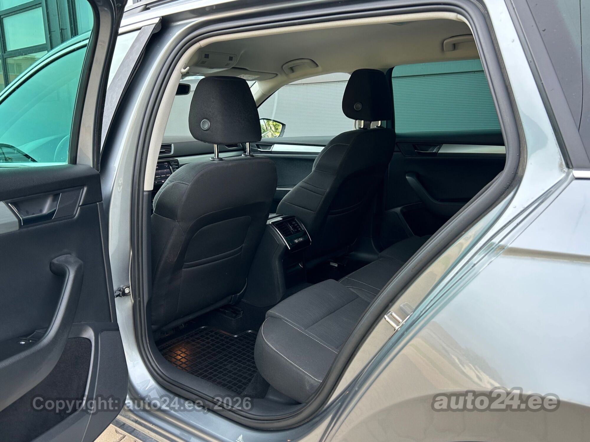 Skoda Superb 2.0 110kW 2016, kuva 7/10