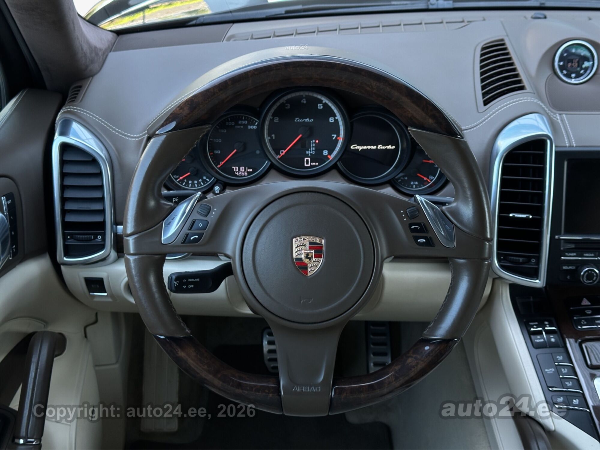 Porsche Cayenne - 8