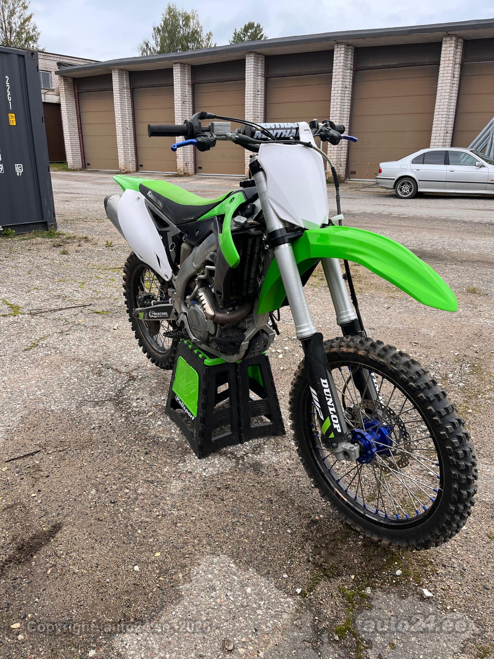 Kawasaki KX 450 2015 — rear view