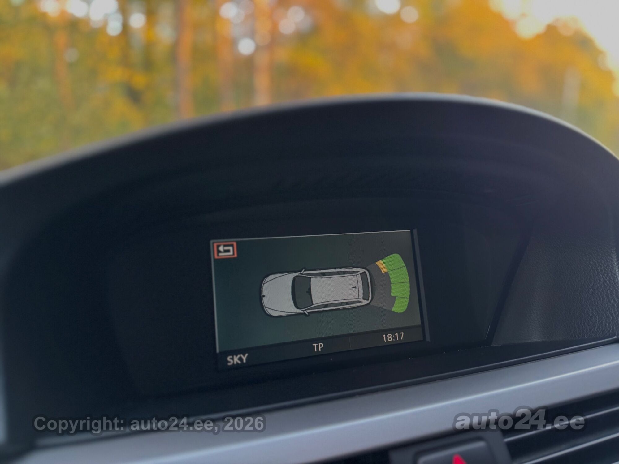 BMW 3 Series 2005 — photo 17