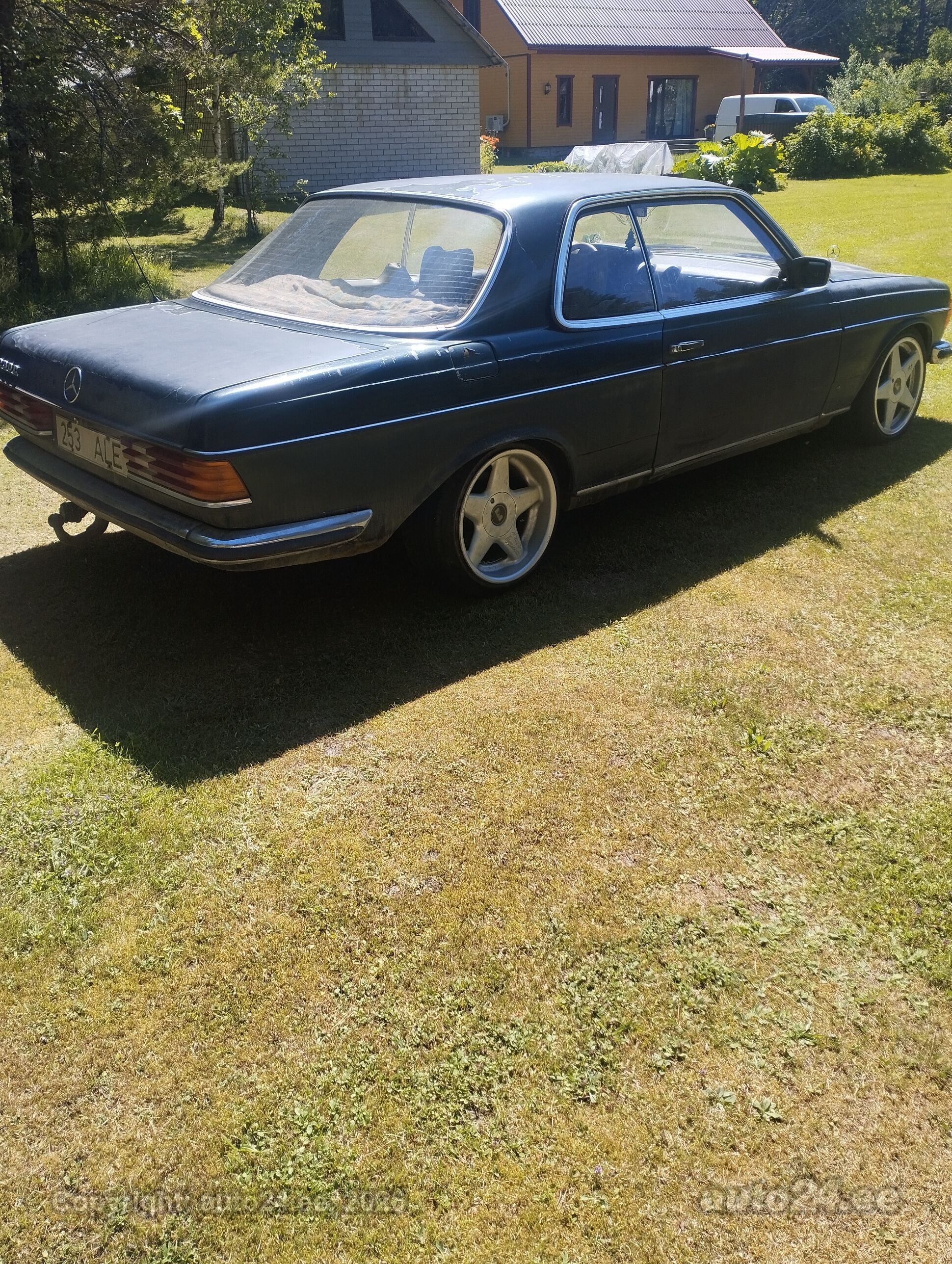 Mercedes-Benz 230 2.4 53kW 1979, kuva 7/9