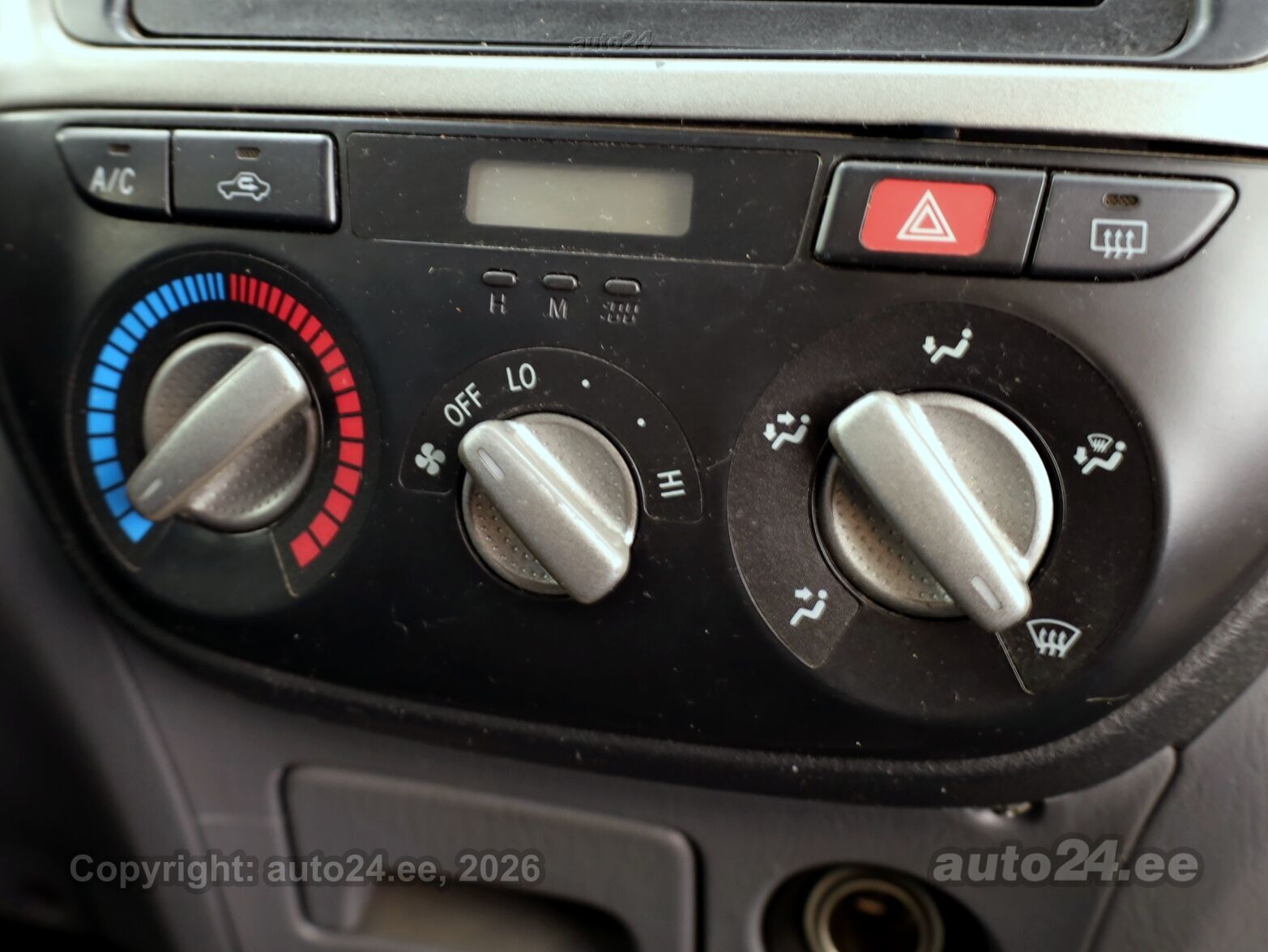 Toyota RAV4 - 8
