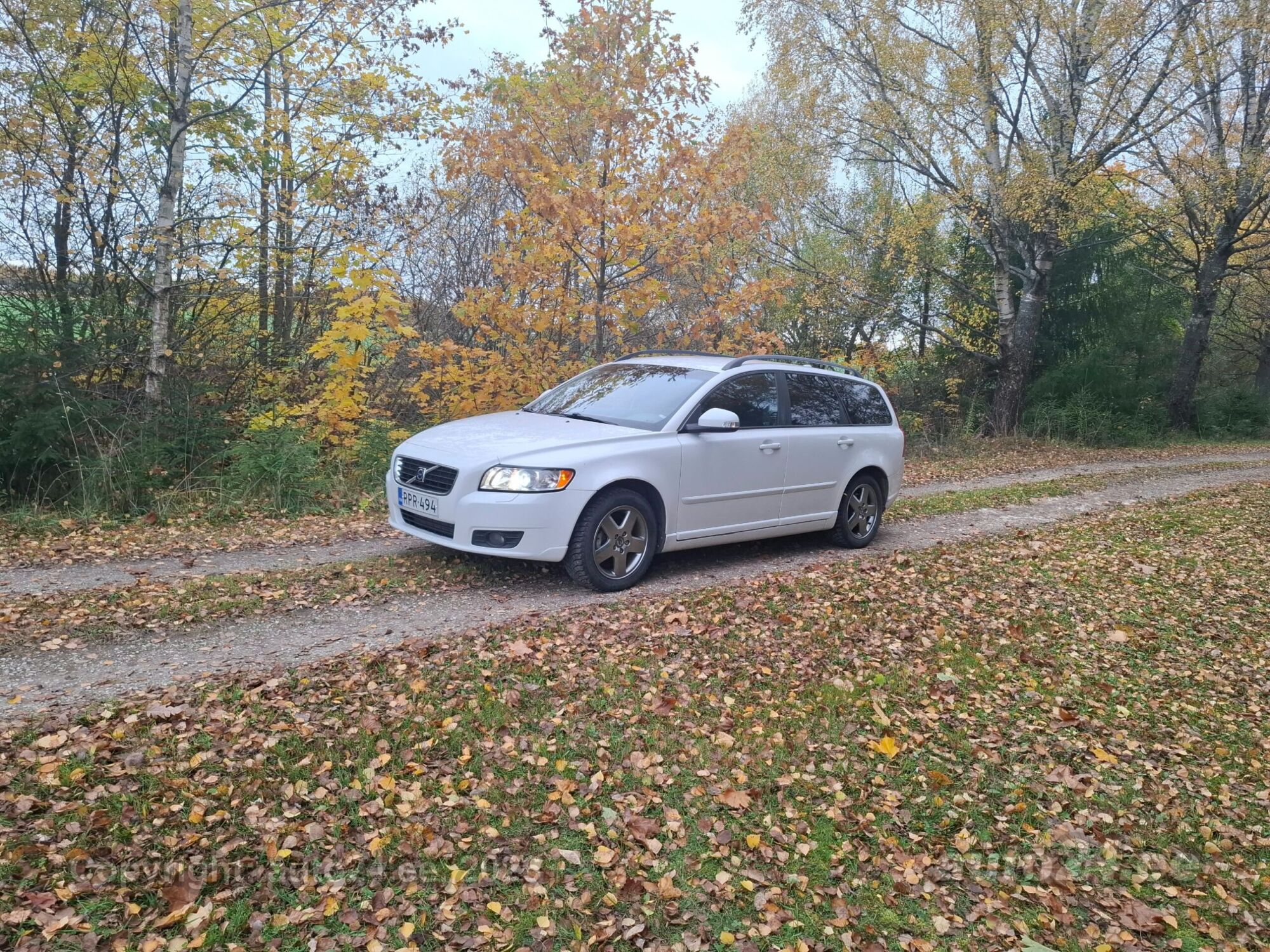 Volvo V50 2010 — rear view