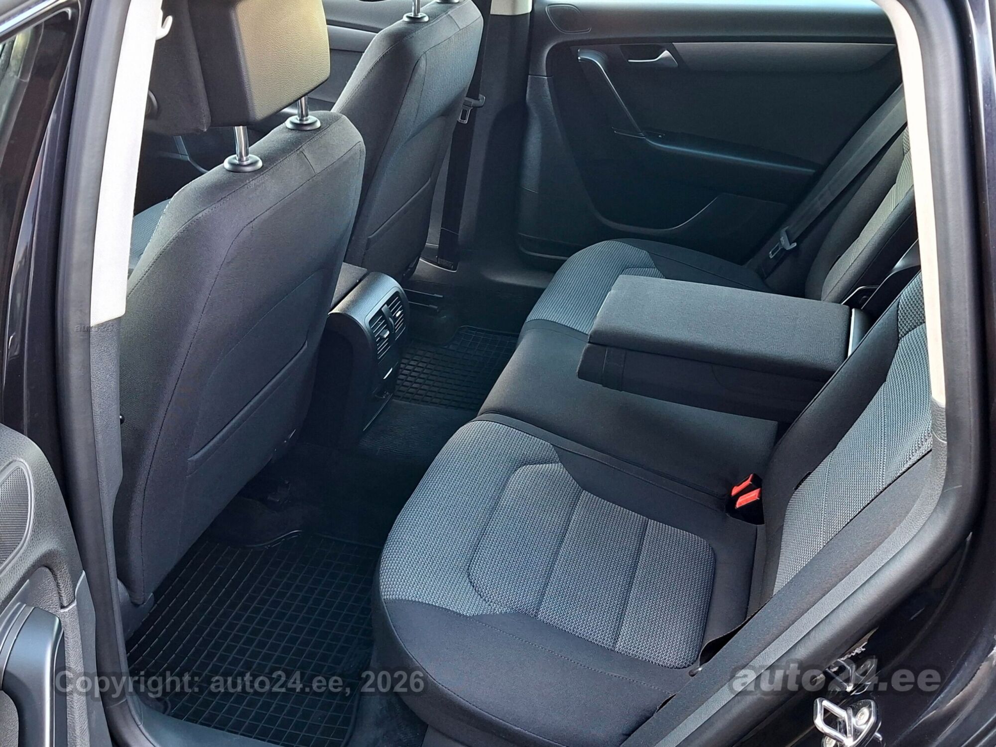 Volkswagen Passat - 9