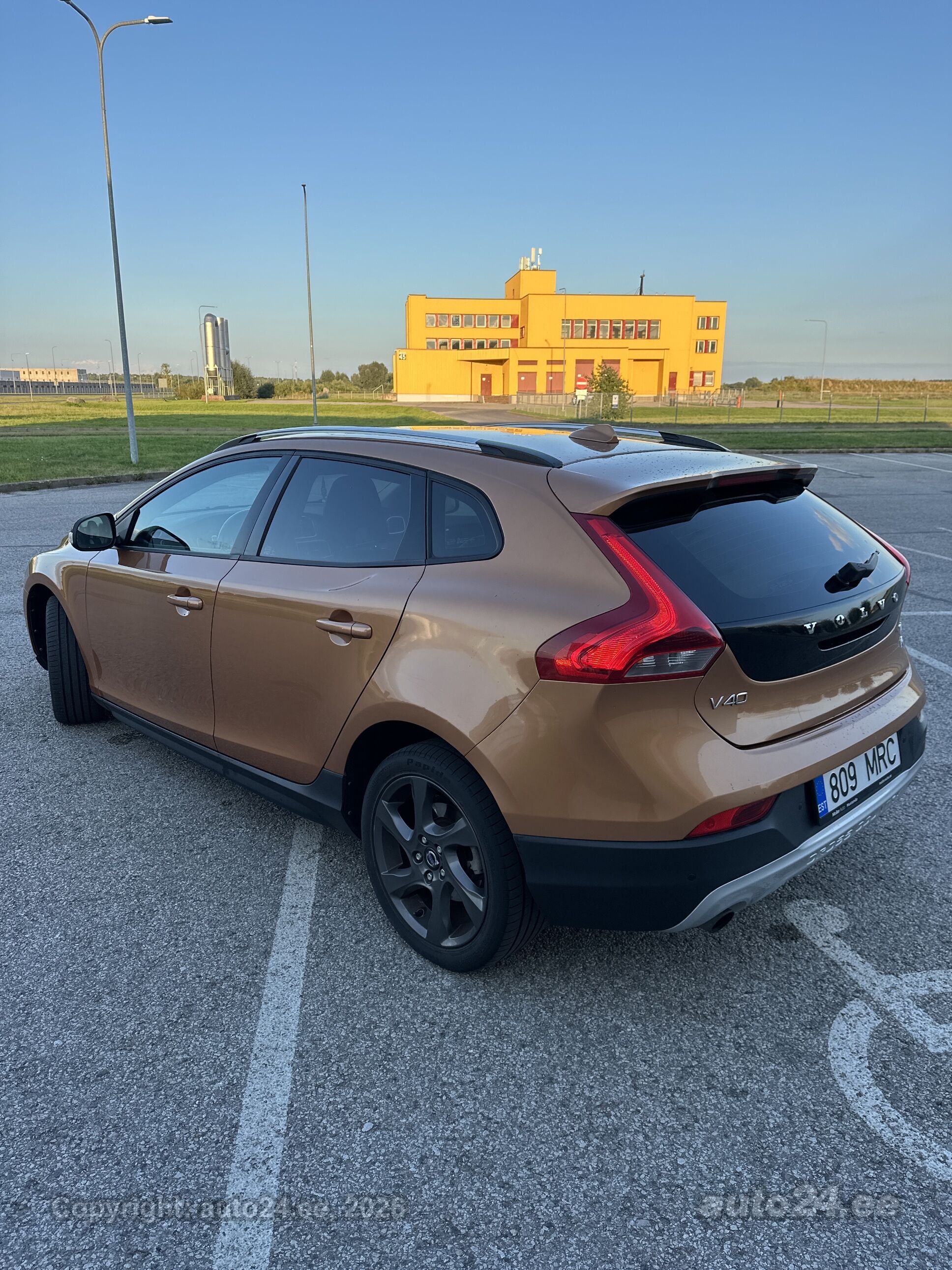 Volvo V40 Cross Country - 3