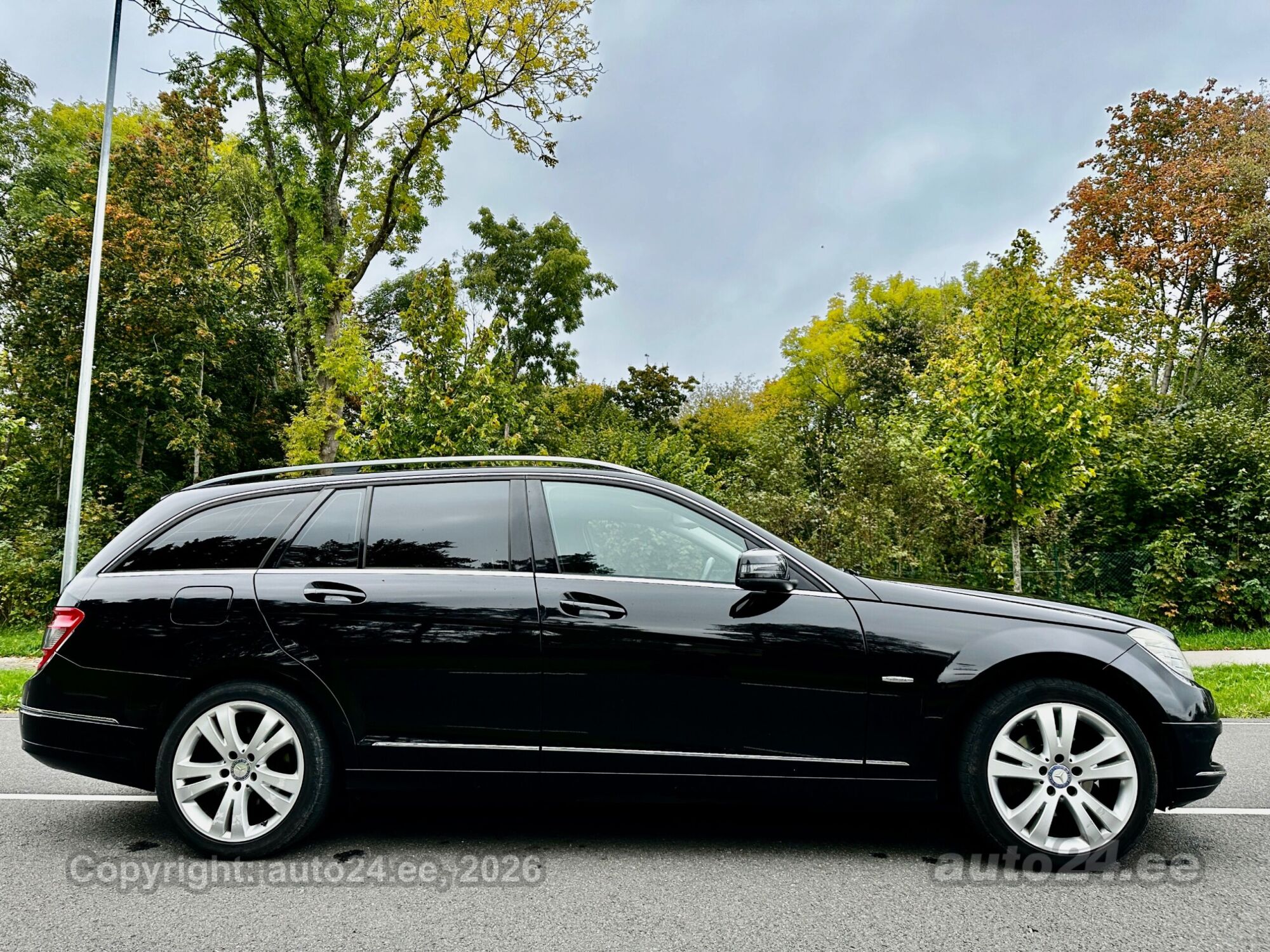 Mercedes-Benz C-Class 2009 — photo 6