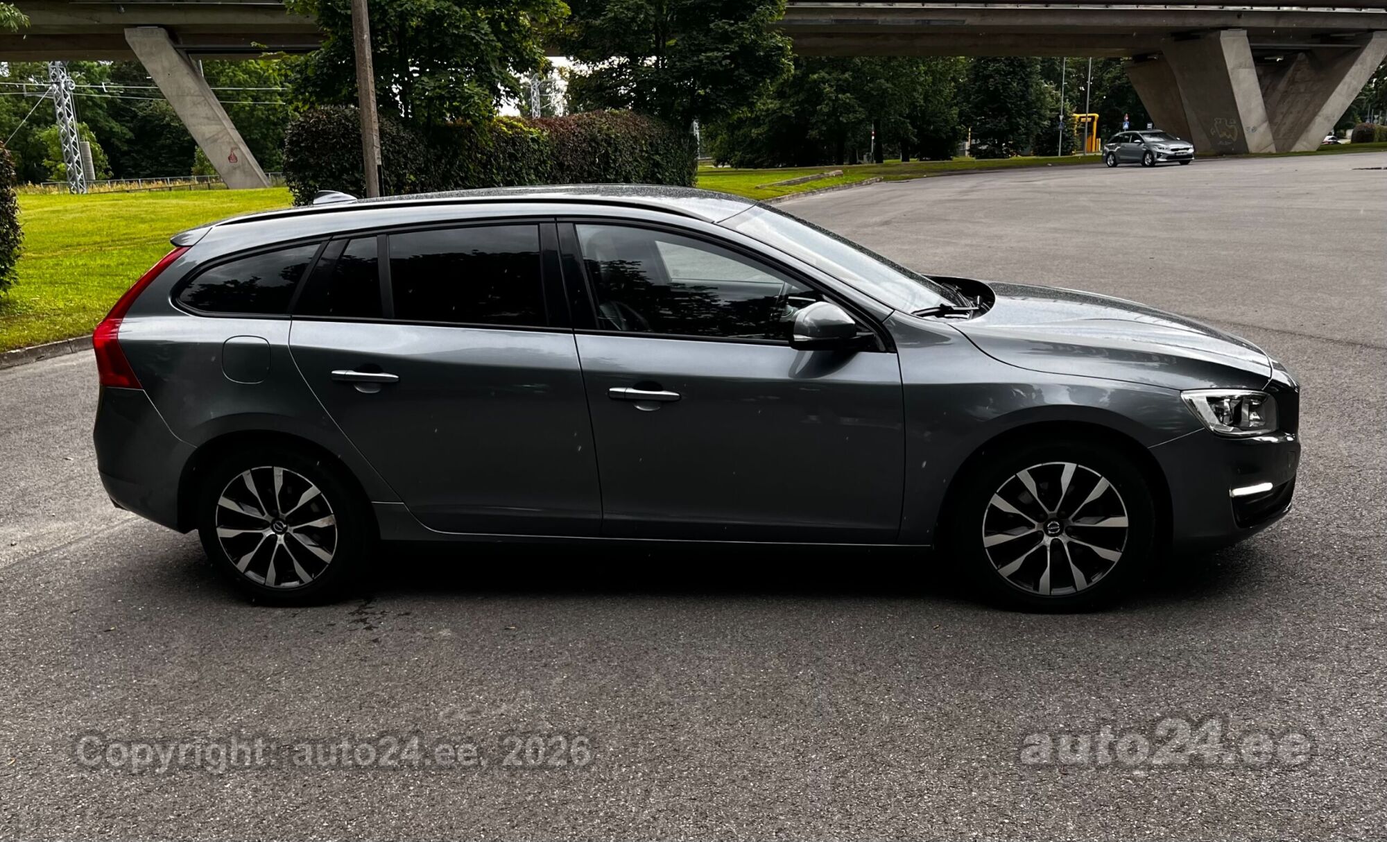 Volvo V60 2.0 110kW 2017, kuva 3/10