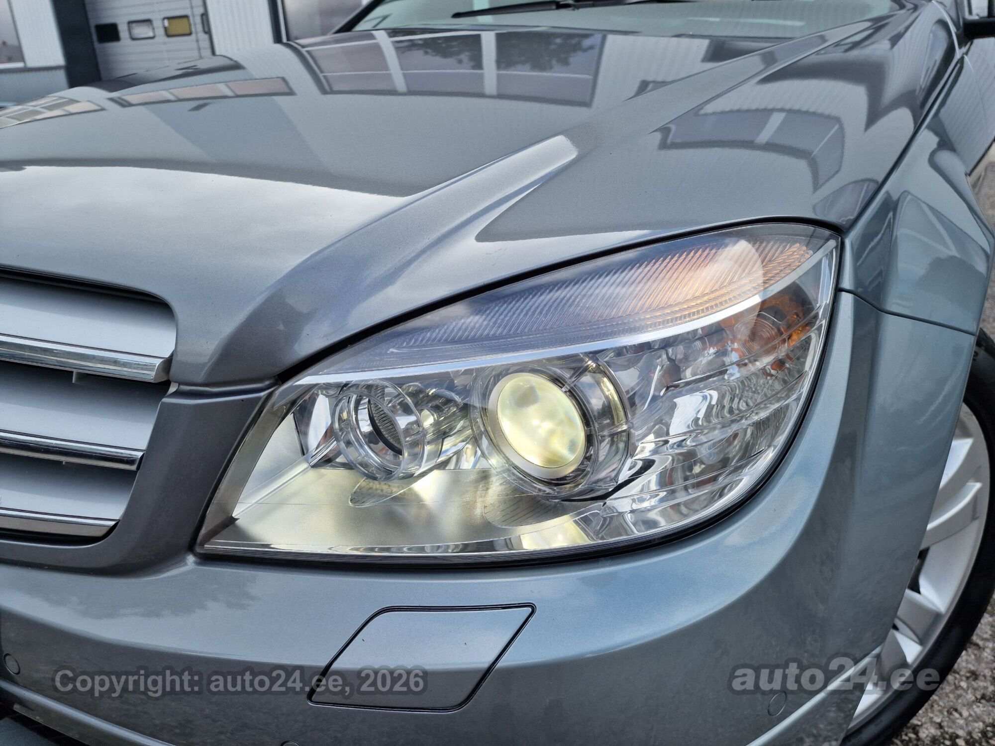 Mercedes-Benz C-sarja 2010, kuva 2/10