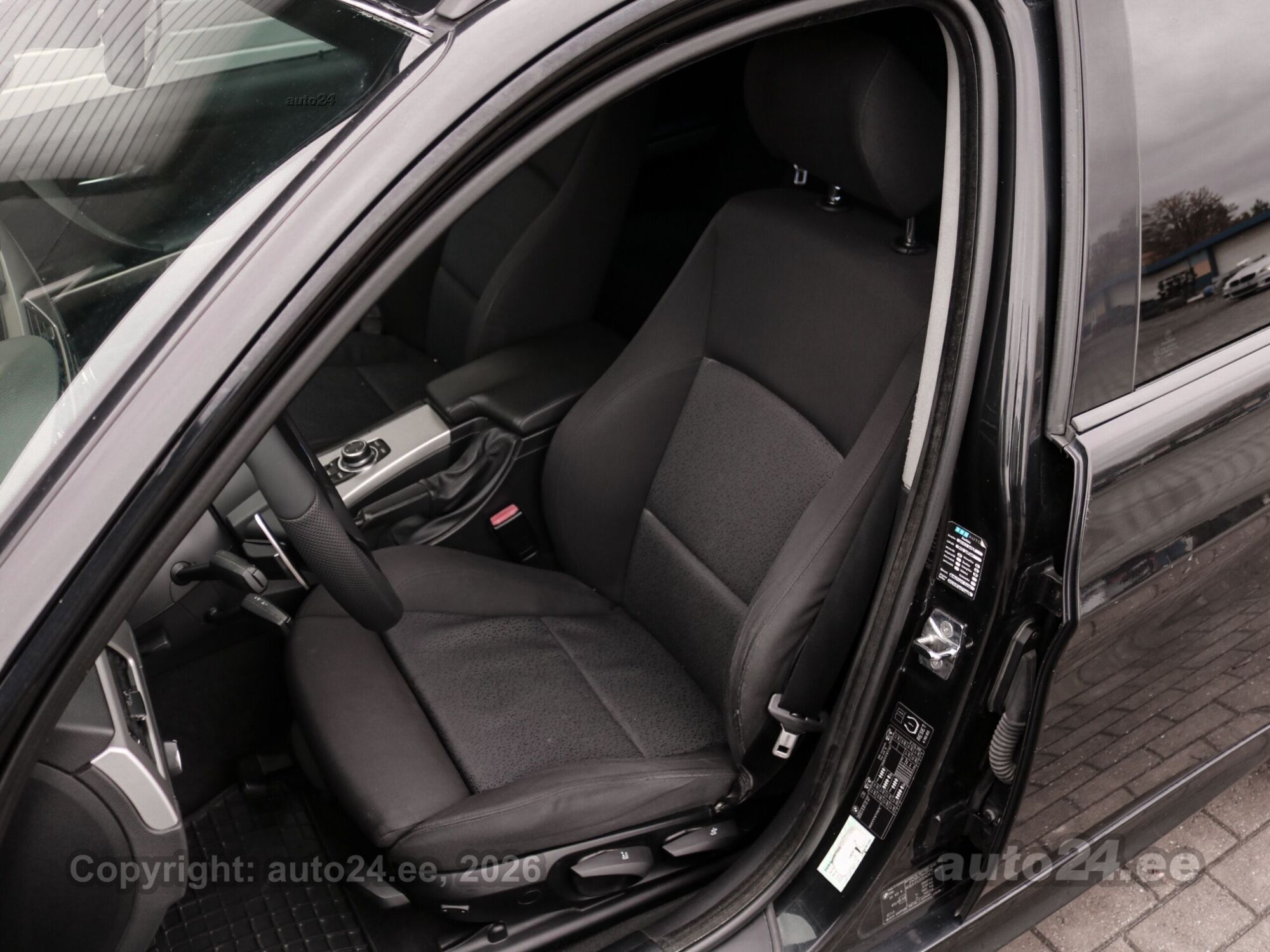 BMW 3 Series 2007 — photo 16