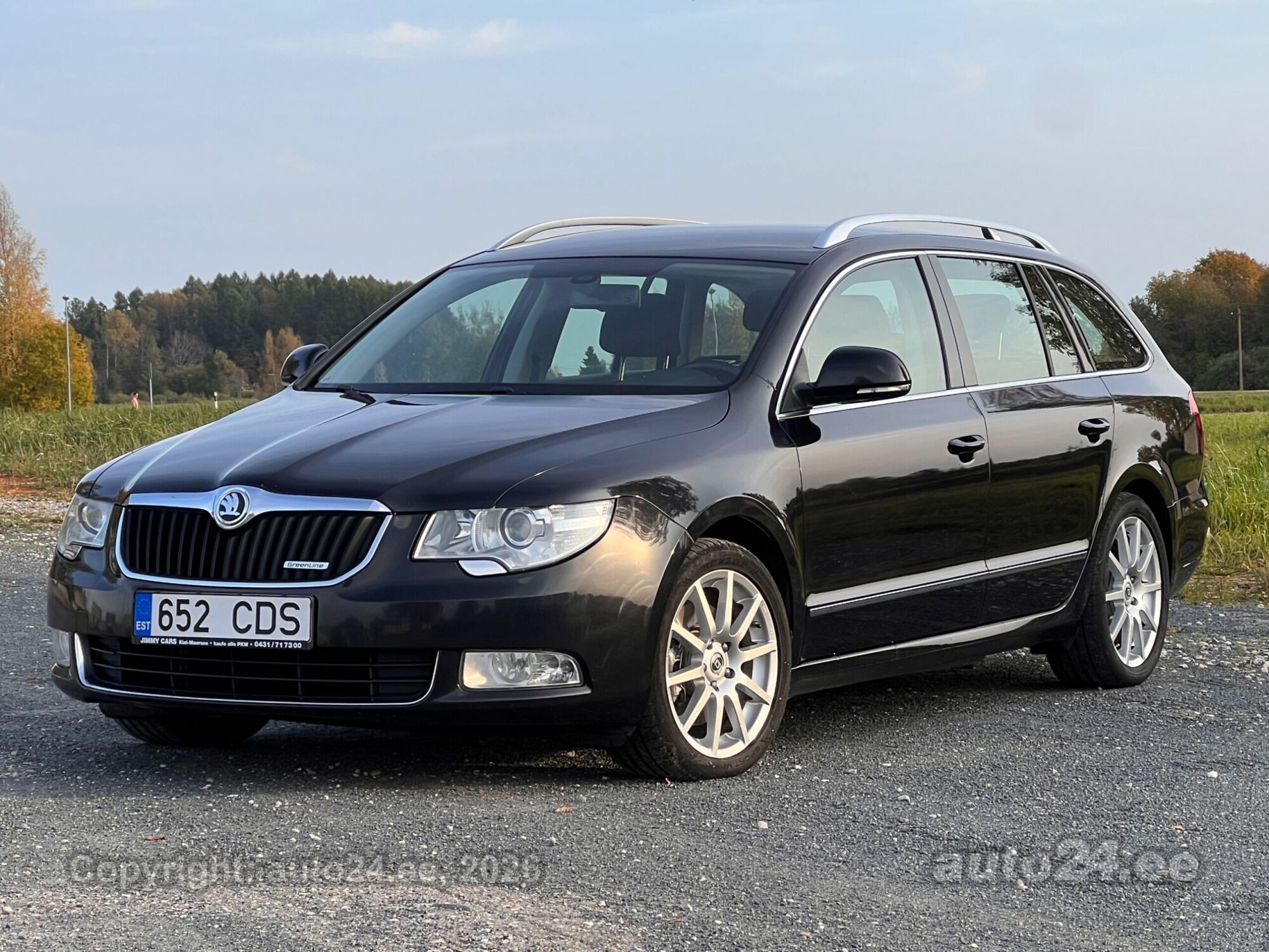 Skoda Superb 2013 — interior