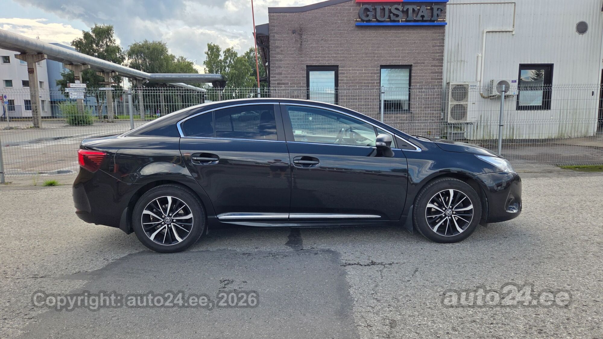 Toyota Avensis - 8